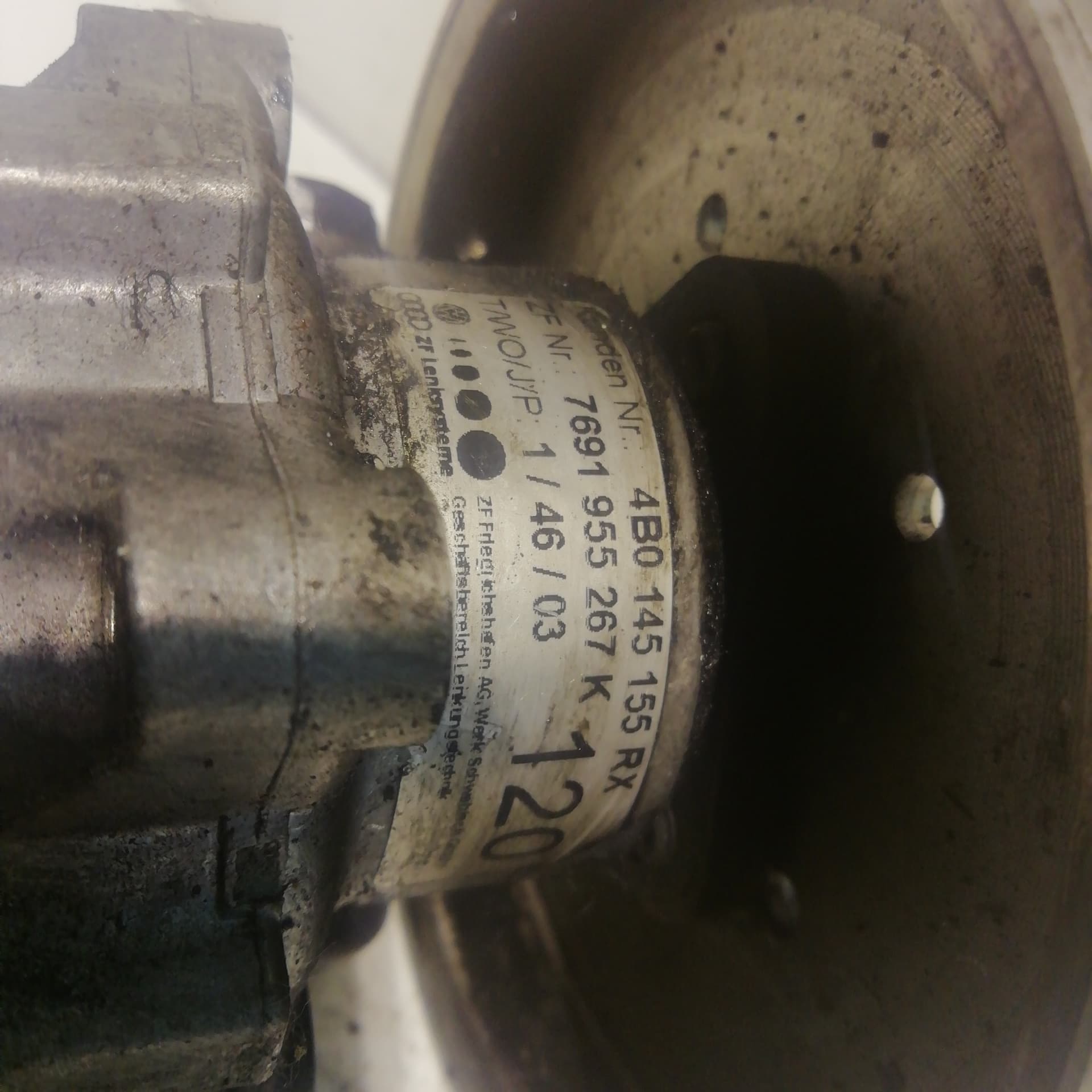 Bomba direccion AUDI A6 BERLINA (4B2) 2