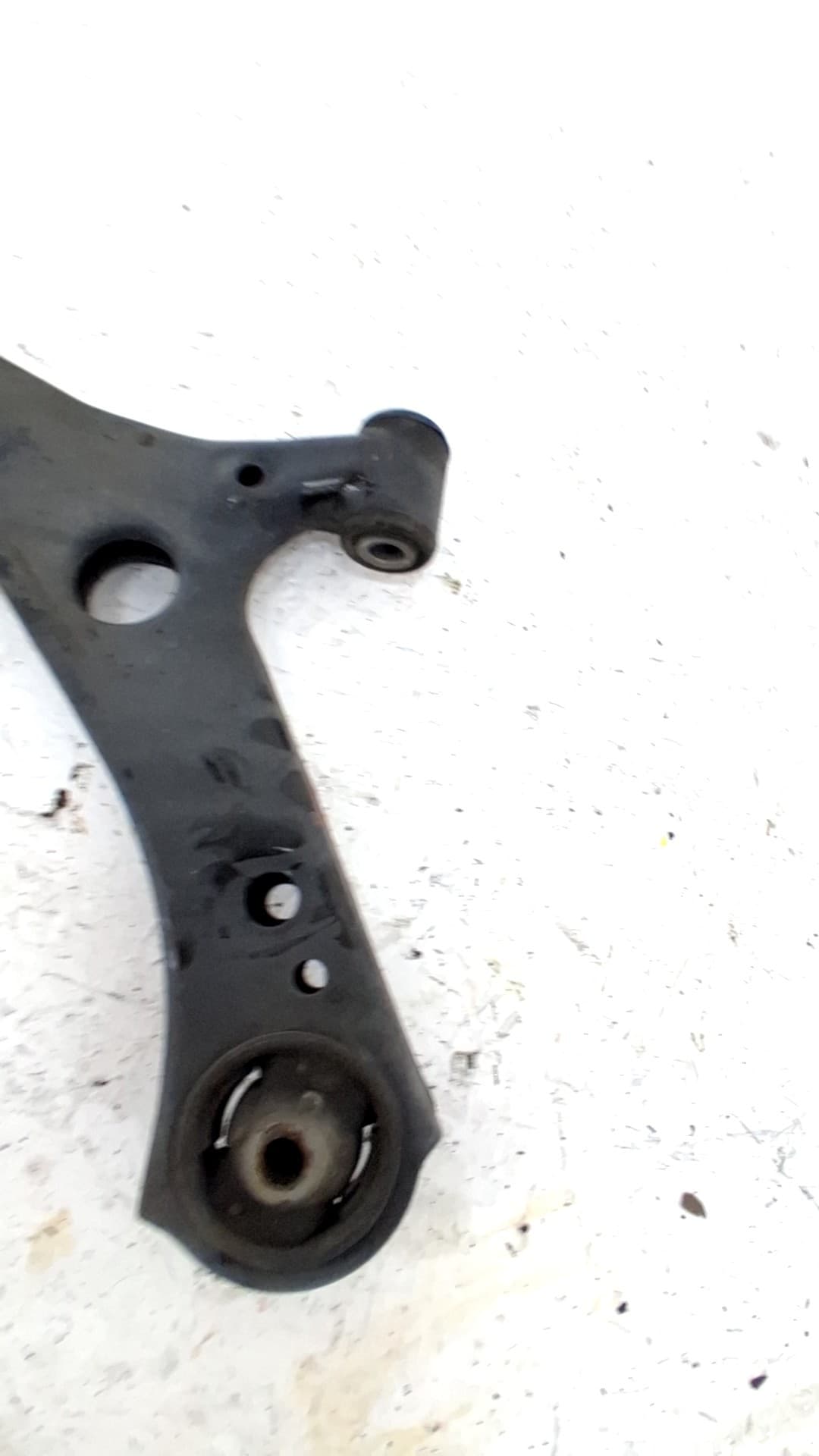 Brazo suspension inferior delantero izquierdo TOYOTA COROLLA 3