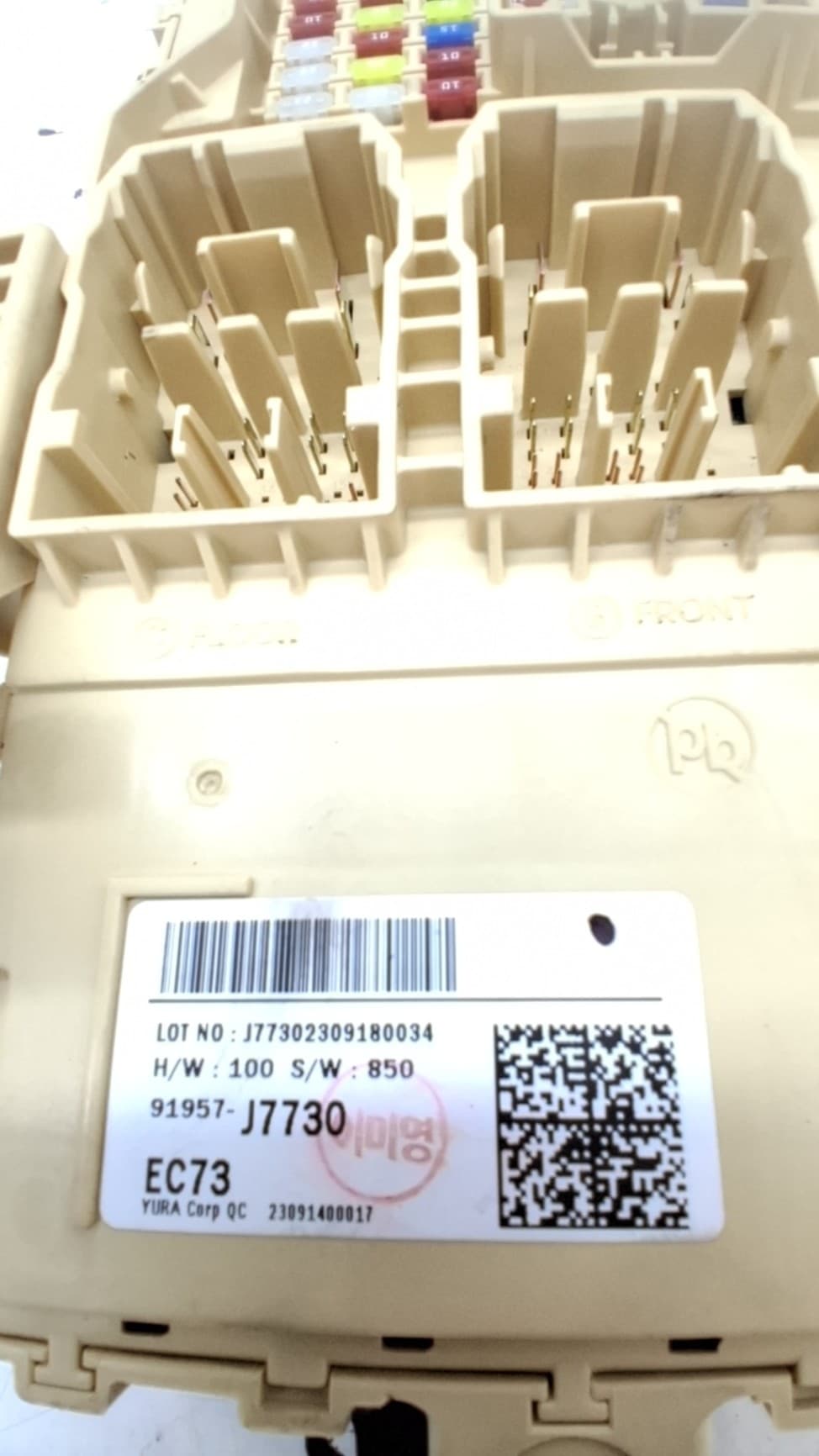 Caja reles / fusibles KIA XCEED 3