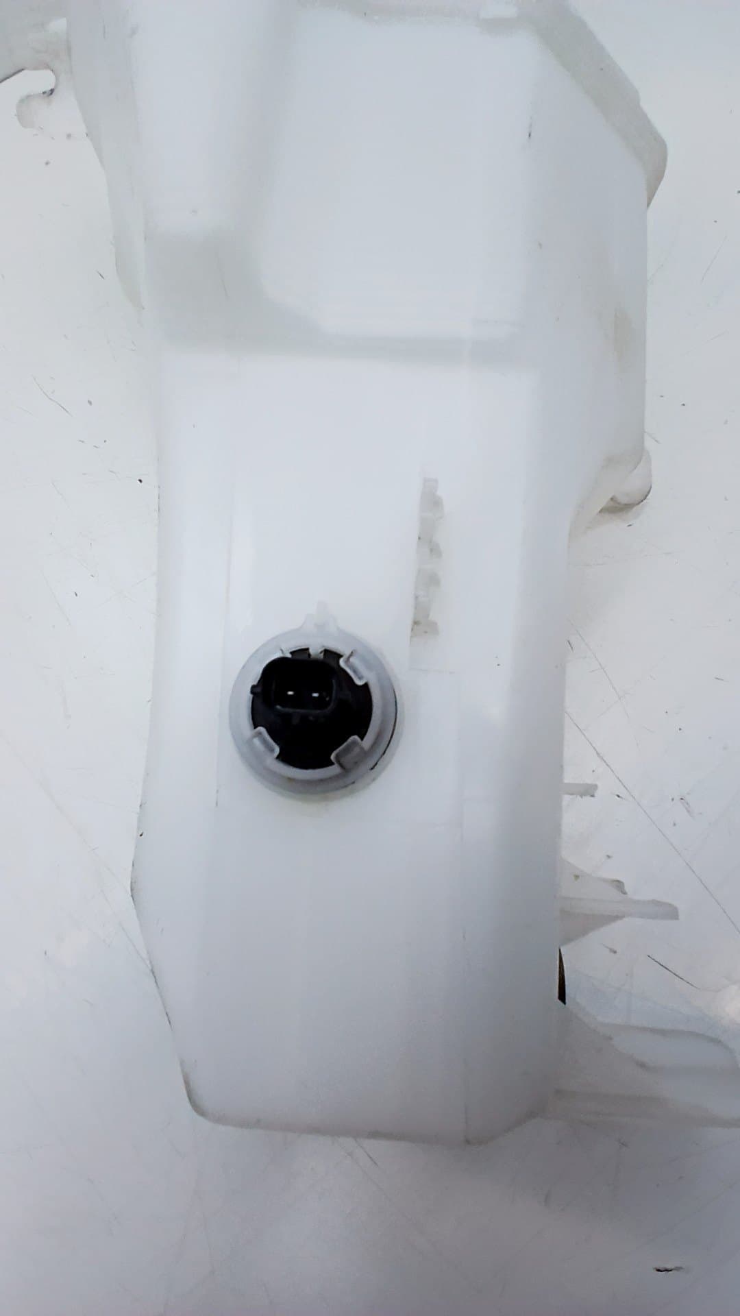 Deposito limpia KIA XCEED 4