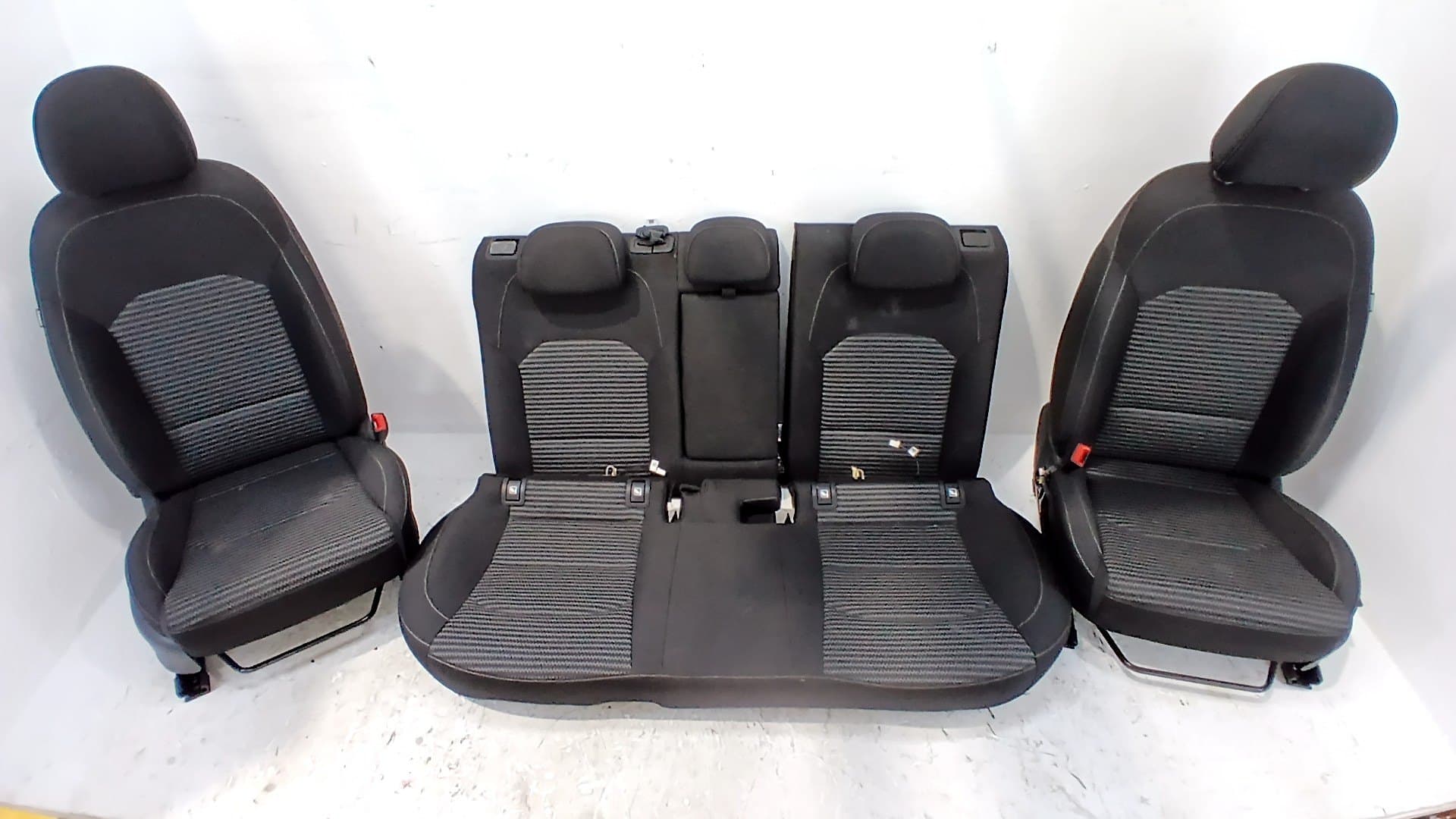 Juego asientos completo KIA XCEED
