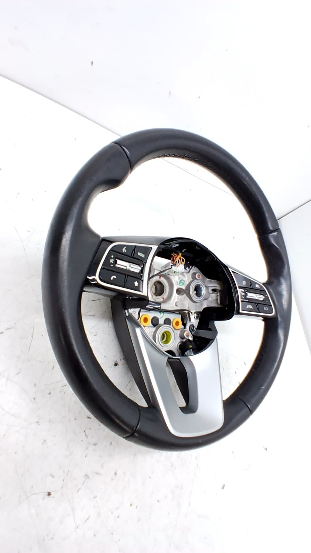 Volante KIA XCEED 4