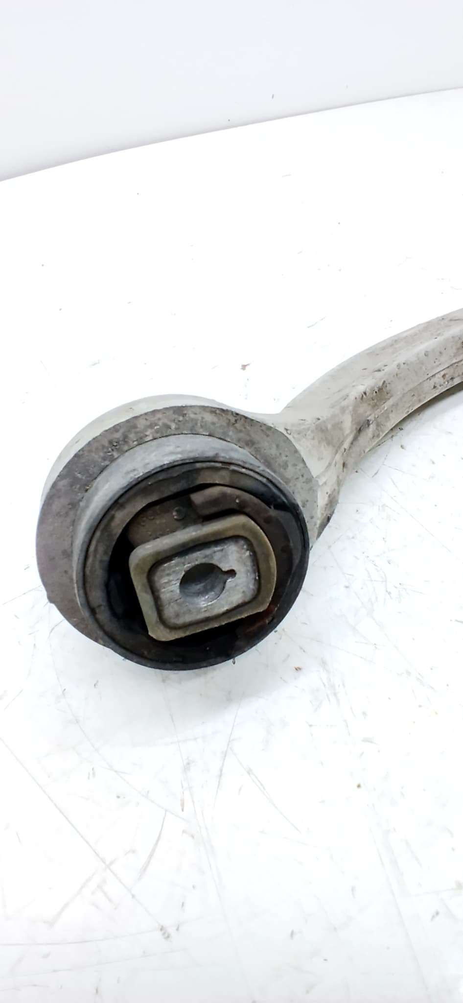 Brazo suspension inferior delantero izquierdo AUDI A6 BERLINA (4B2) 2
