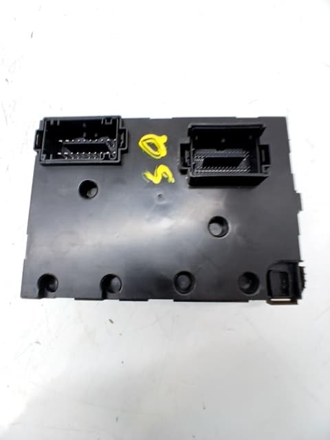 Caja reles / fusibles FIAT 500E 3