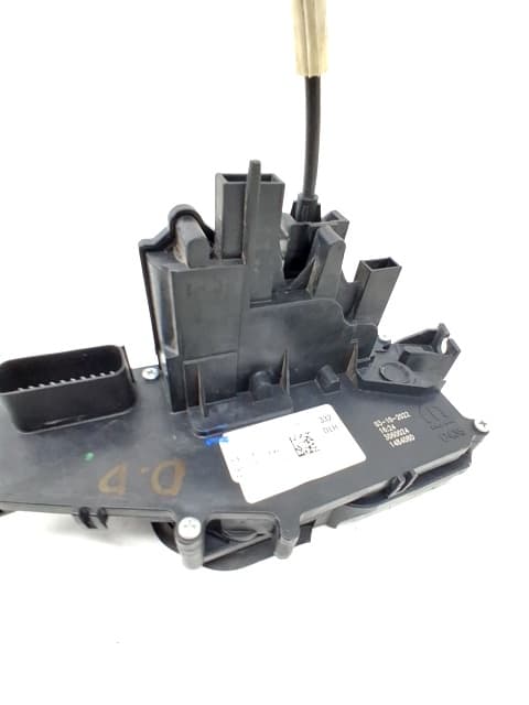Cerradura puerta delantera derecha FIAT 500E 3