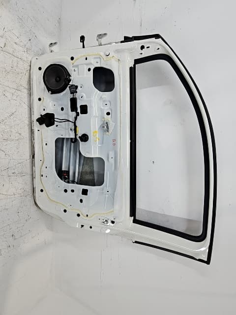 Puerta delantera derecha FIAT 500E 4