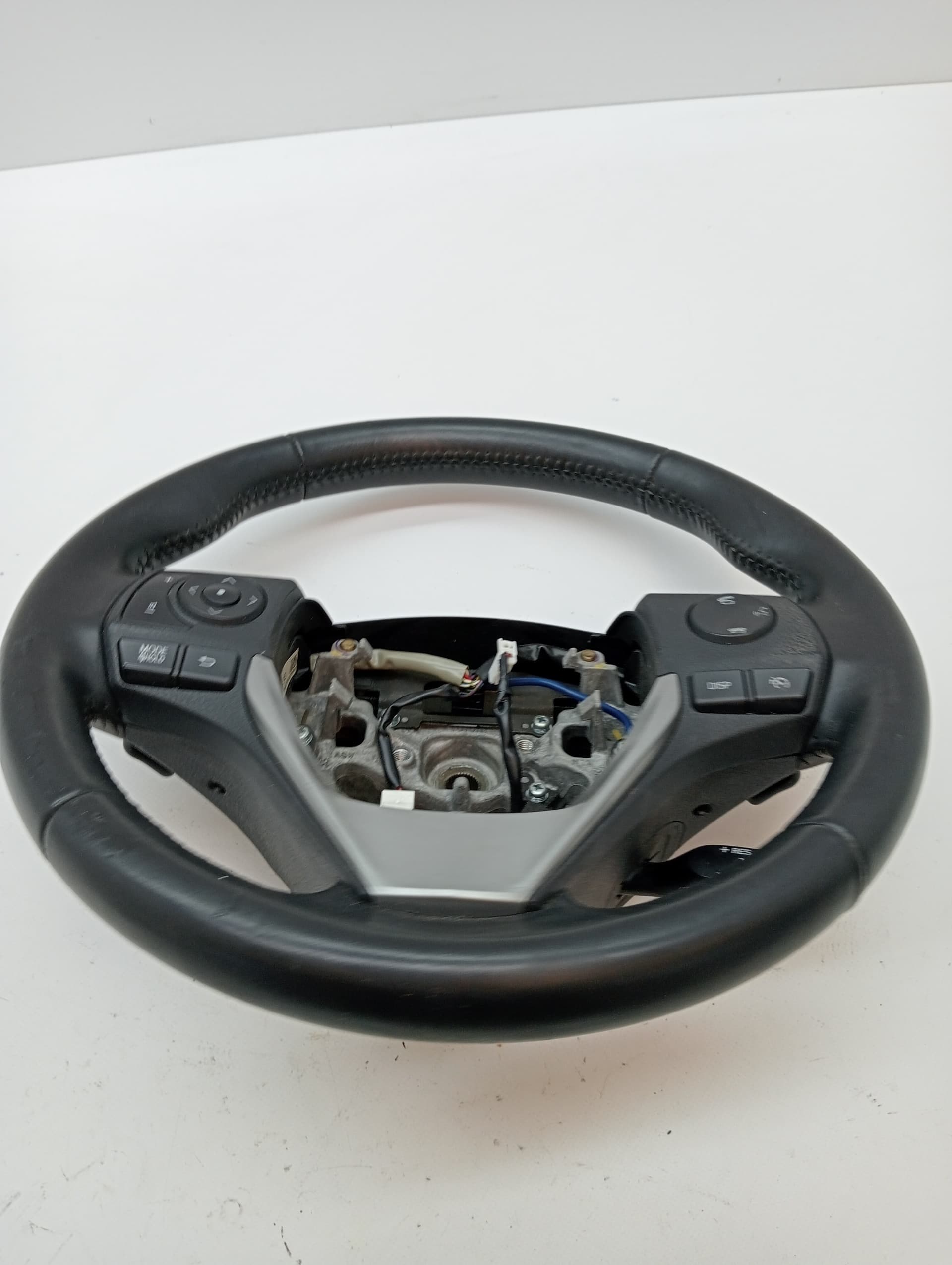 Volante TOYOTA AURIS TOURING SPORTS (E18) 3
