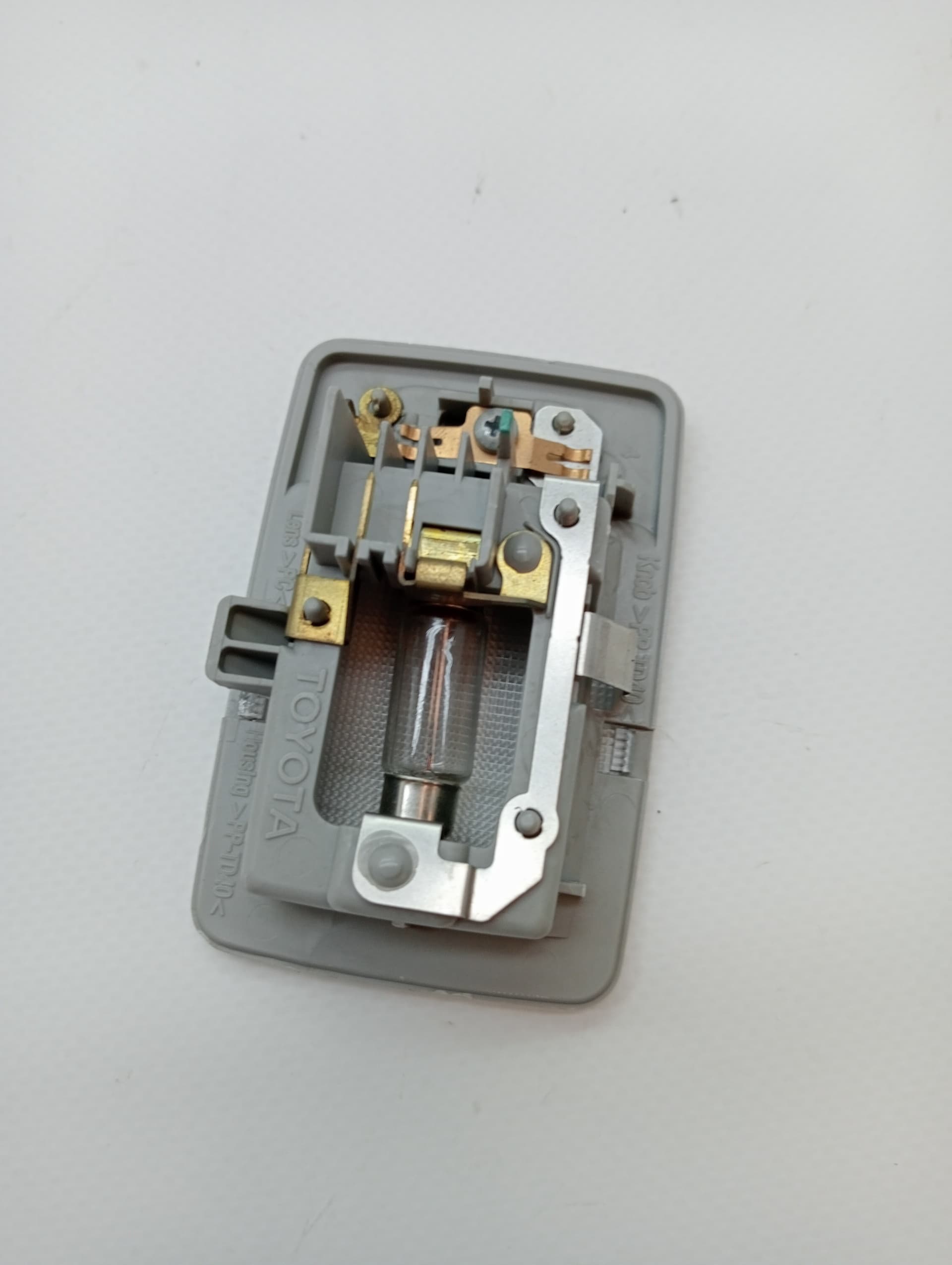 Luz interior TOYOTA AURIS TOURING SPORTS (E18) 3