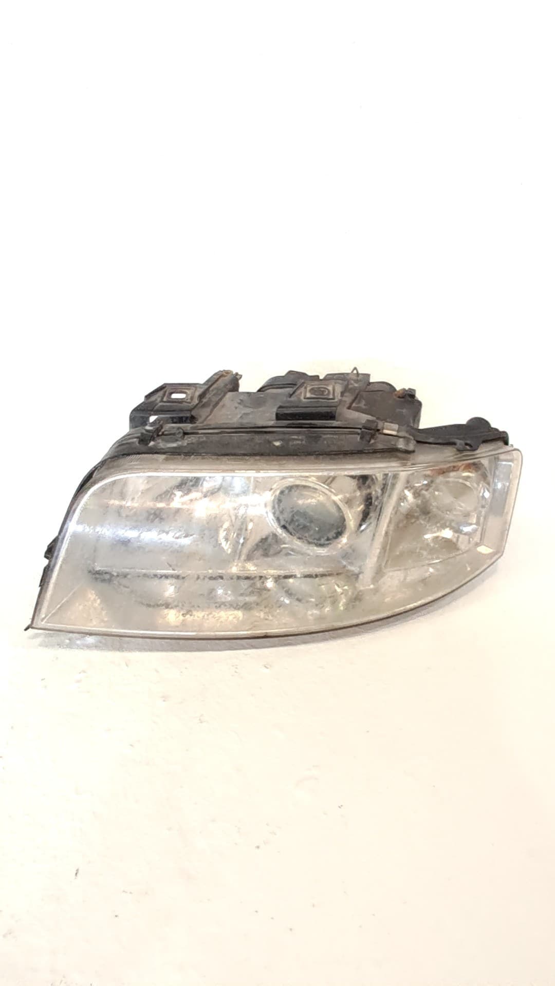 Faro izquierdo AUDI A6 BERLINA (4B2)