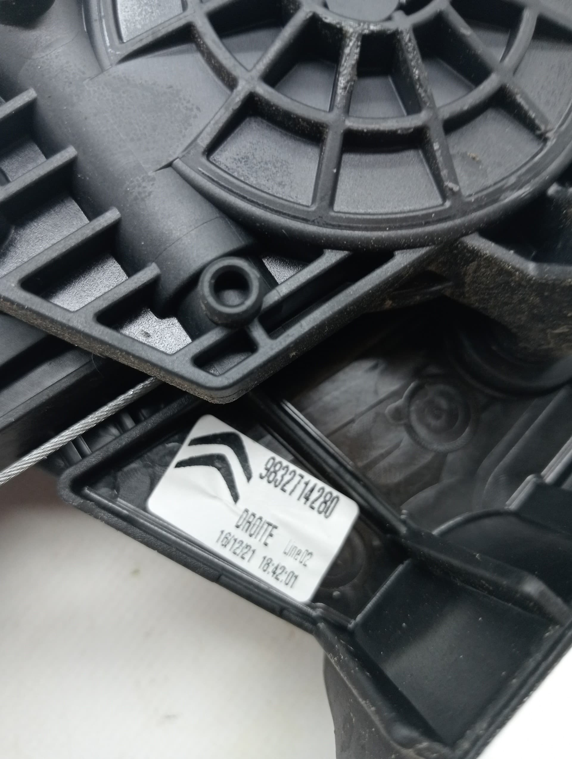 Elevalunas trasero derecho CITROEN CITROËN C4 III (BA_, BB_, BC_) 3