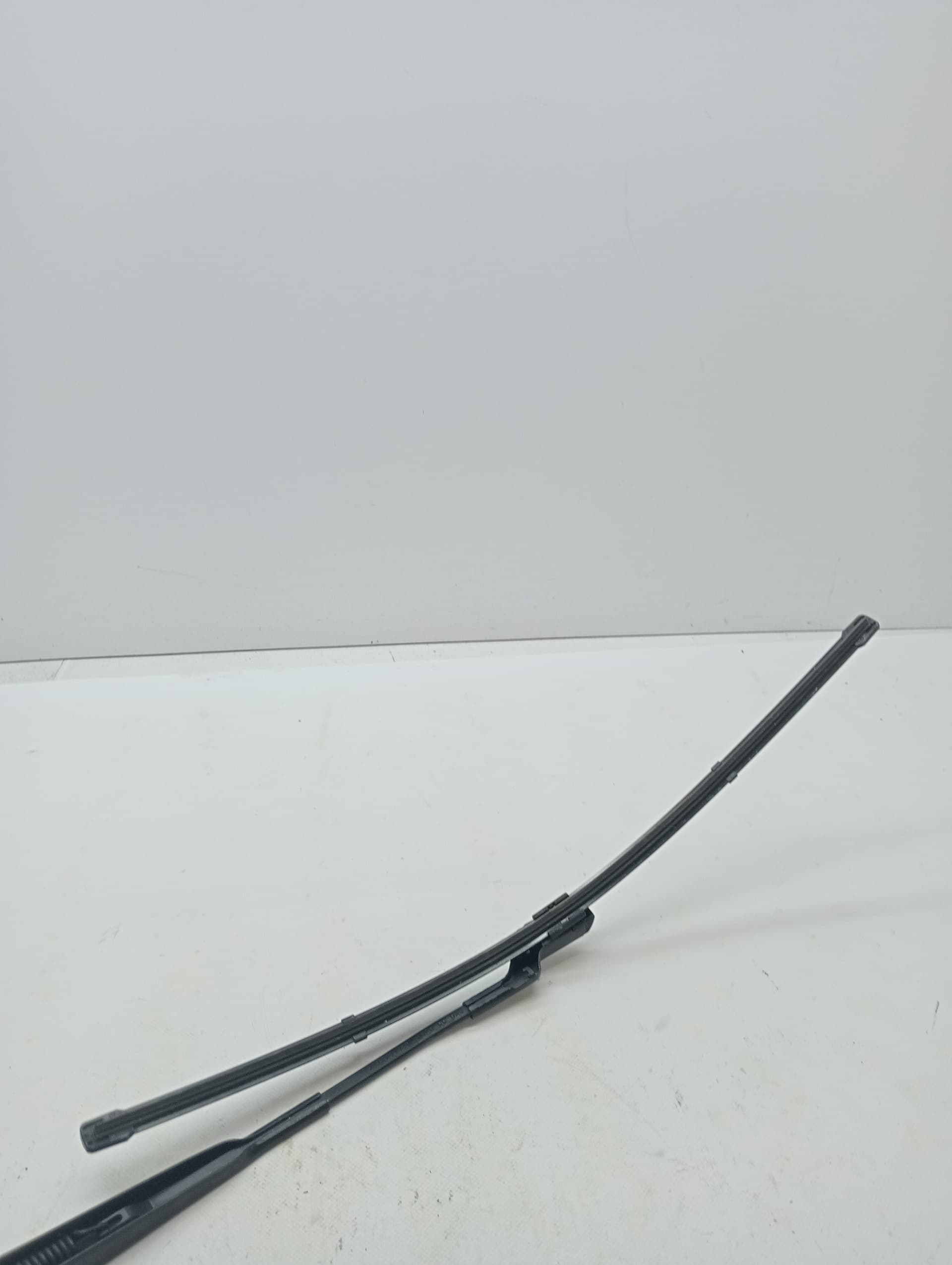 Brazo limpia delantero derecho CITROEN CITROËN C4 III (BA_, BB_, BC_) 2