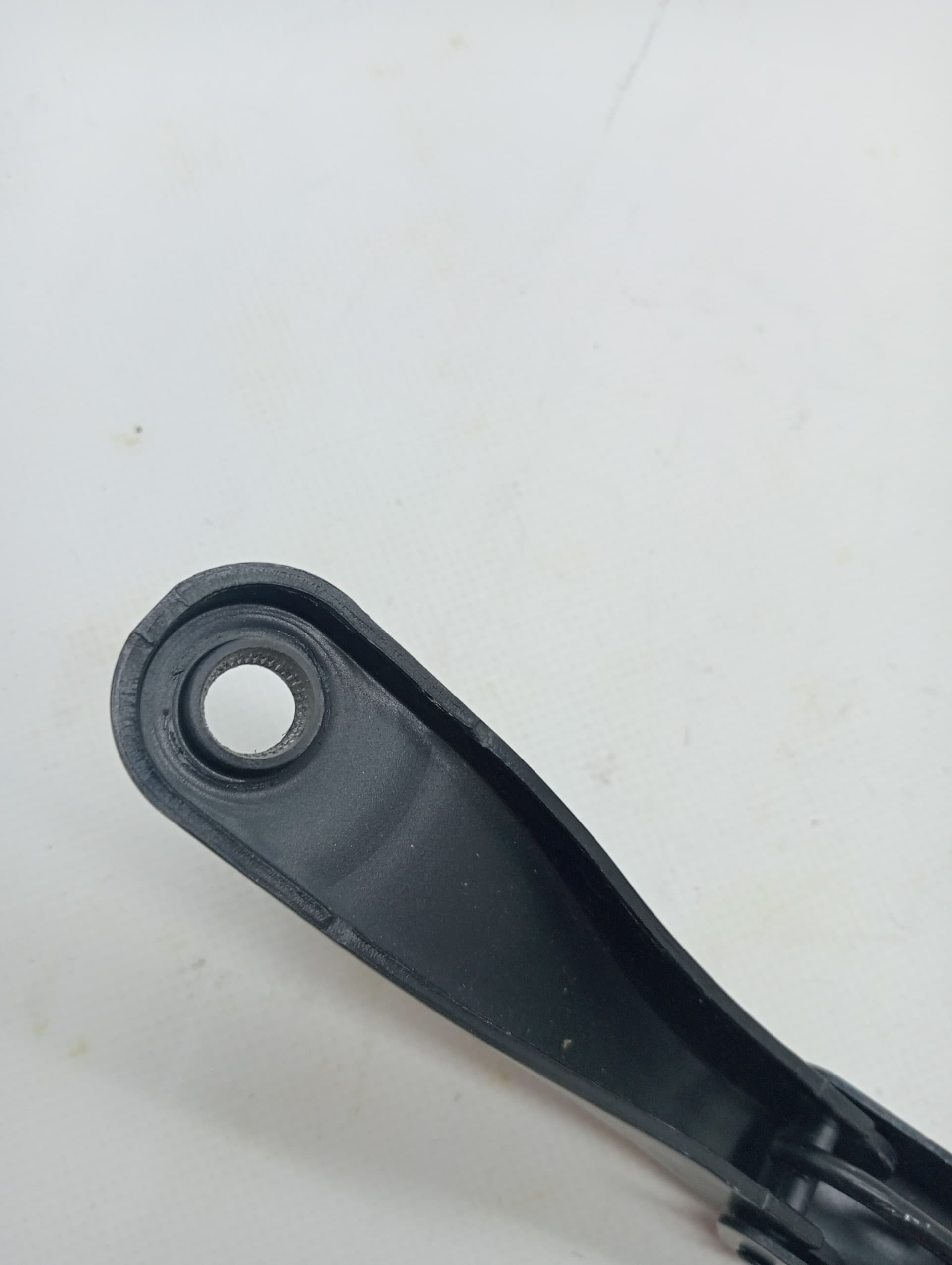 Brazo limpia delantero izquierdo CITROEN CITROËN C4 III (BA_, BB_, BC_) 3