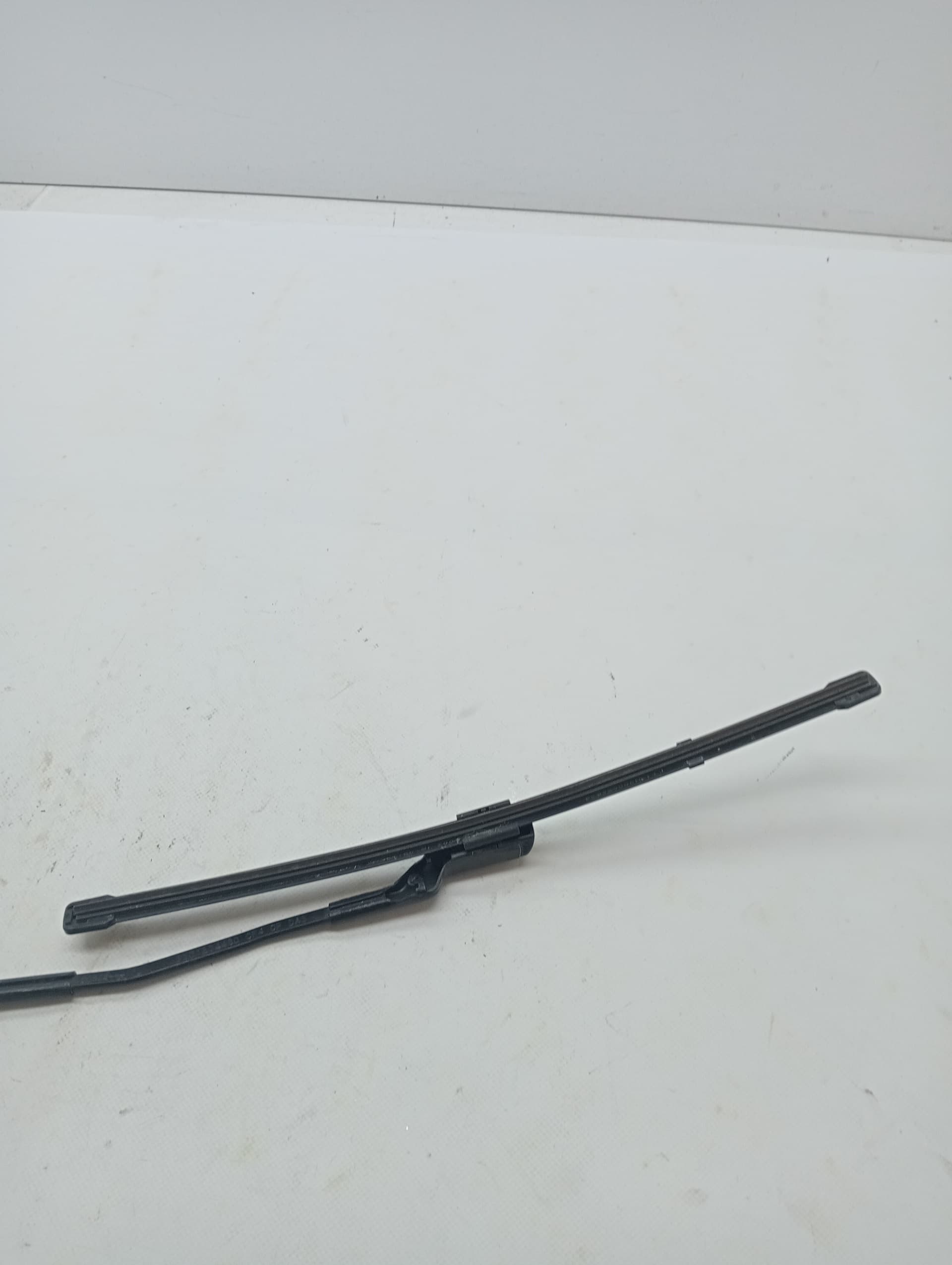 Brazo limpia delantero izquierdo CITROEN CITROËN C4 III (BA_, BB_, BC_) 2
