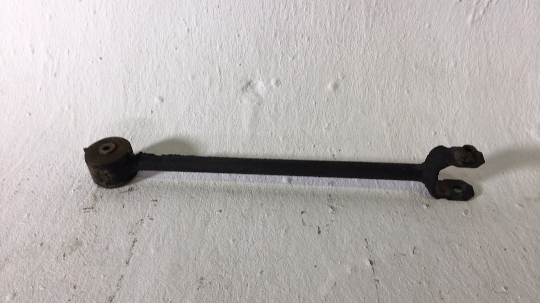 Brazo suspension superior trasero derecho HYUNDAI TUCSON (JM) 2