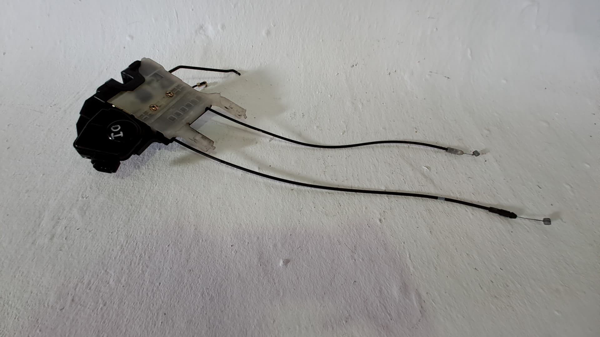 Cerradura puerta delantera izquierda HYUNDAI TUCSON (JM) 2