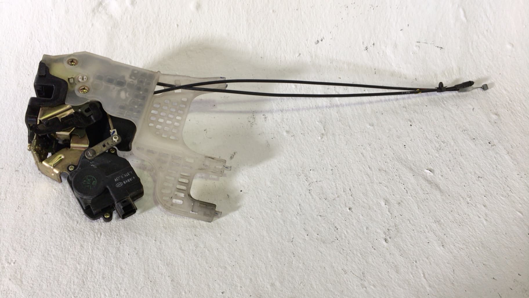 Cerradura puerta trasera izquierda HYUNDAI TUCSON (JM) 2