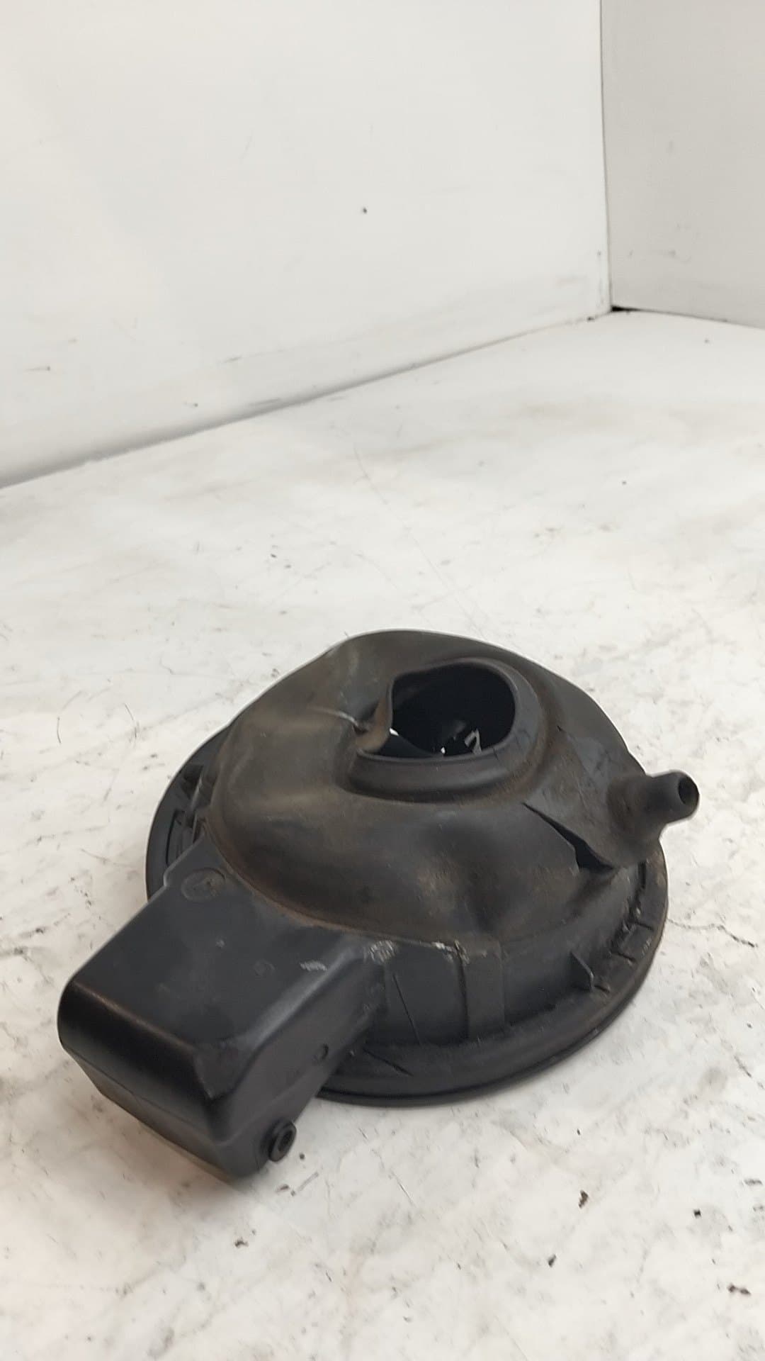 Tapa exterior combustible VOLKSWAGEN GOLF V BERLINA (1K1)