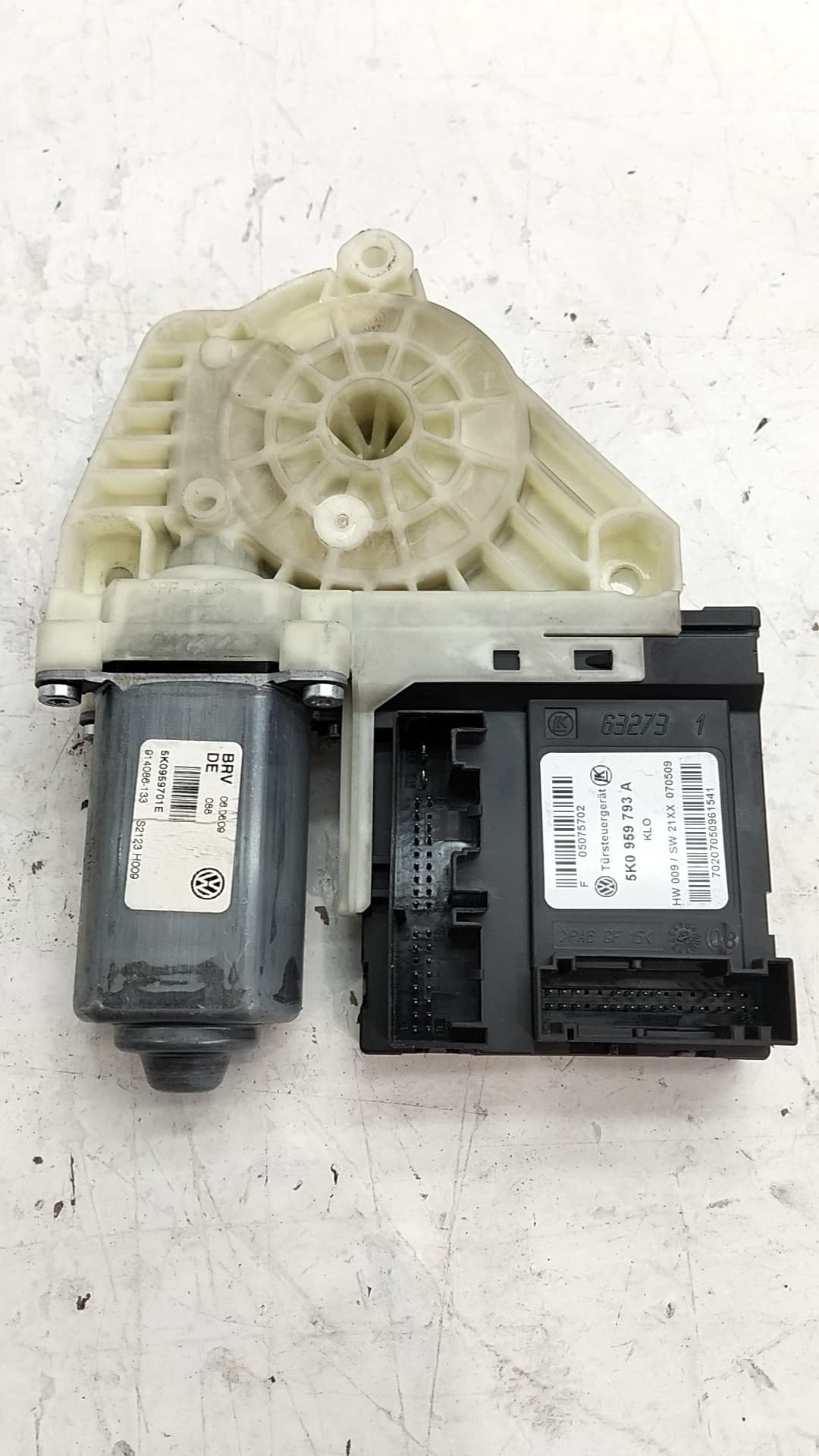 Motor elevalunas delantero izquierdo VOLKSWAGEN GOLF V BERLINA (1K1) 4