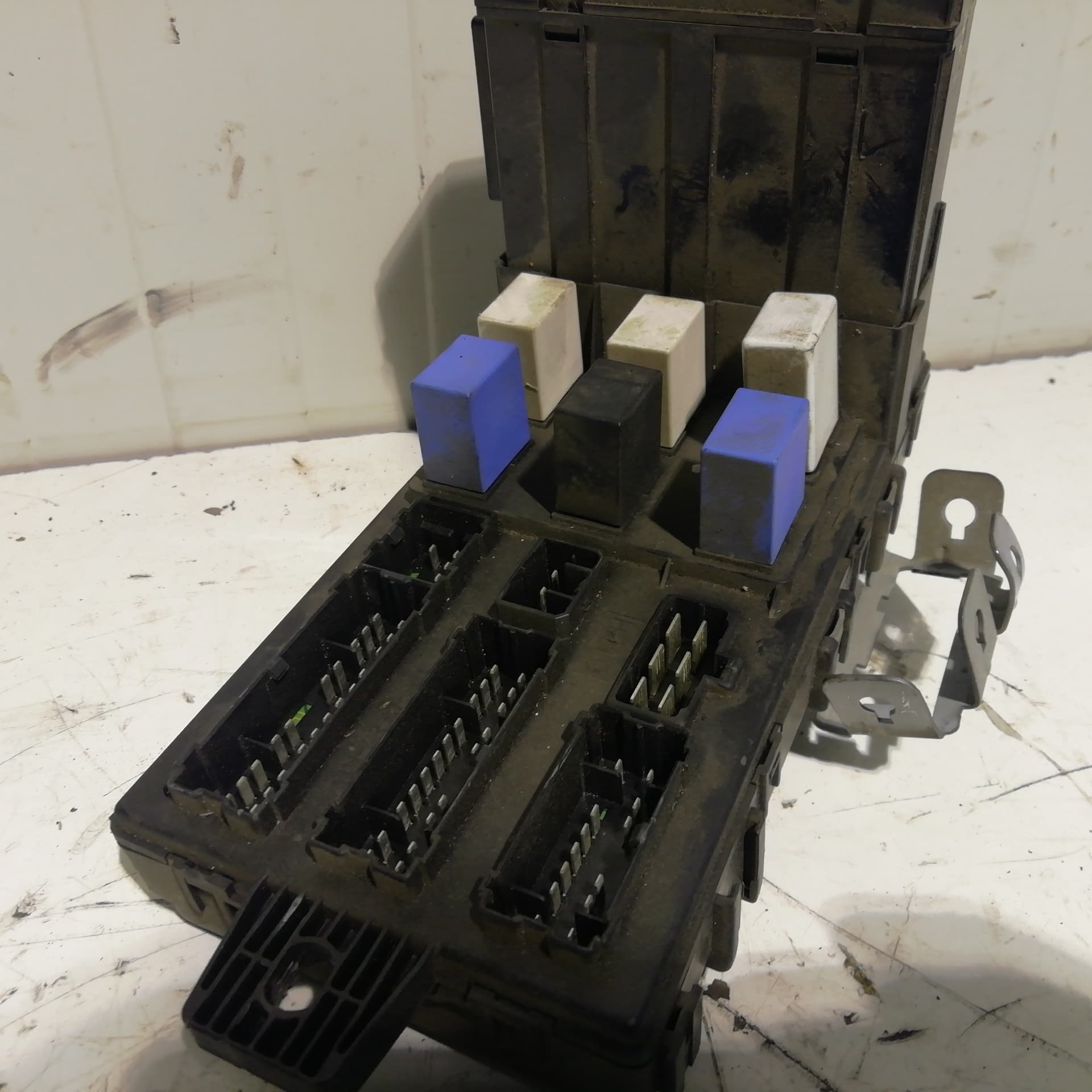 Caja reles / fusibles HYUNDAI SANTA FE (SM) 4