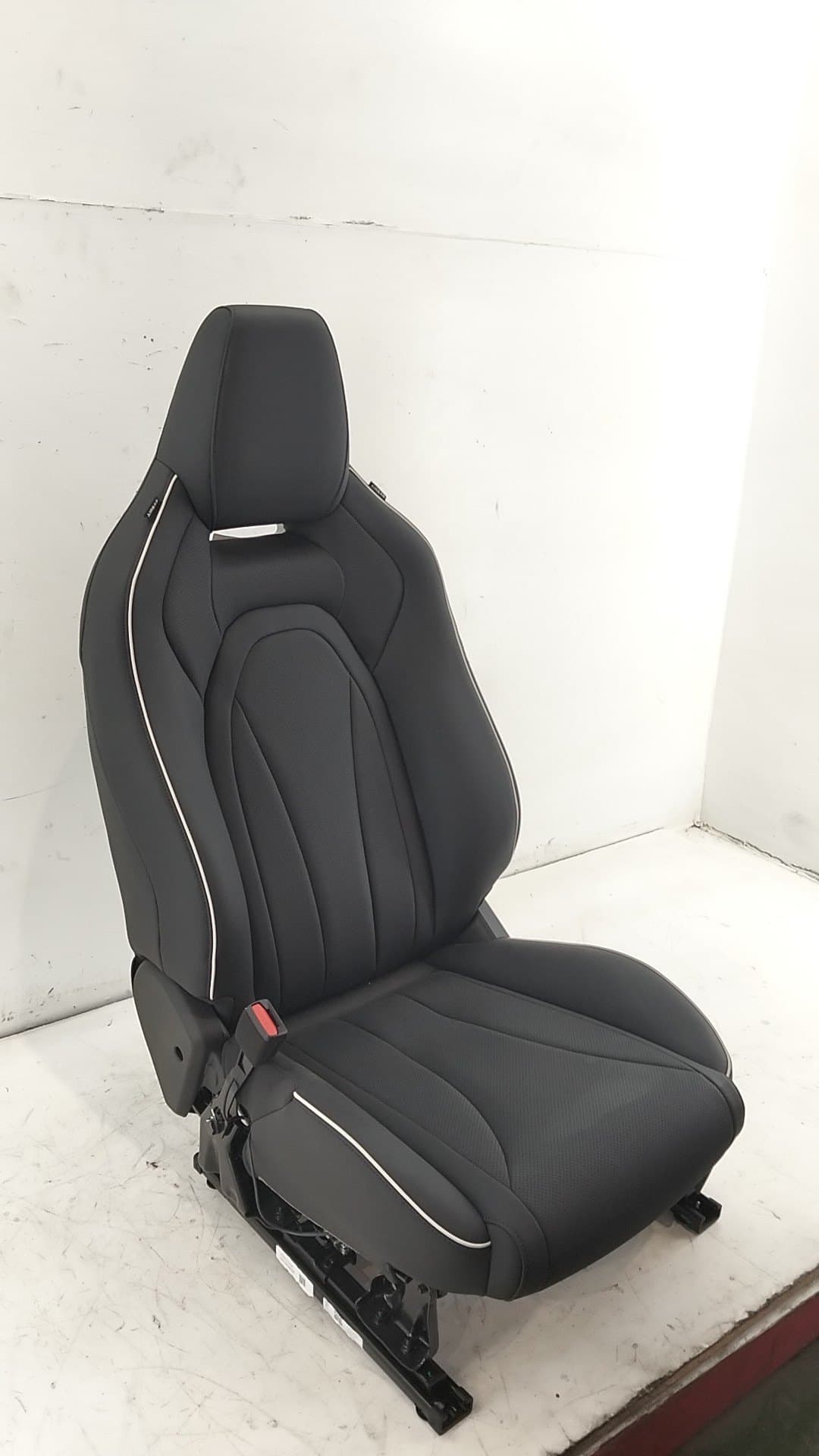 Asiento delantero izquierdo OMODA 5 2