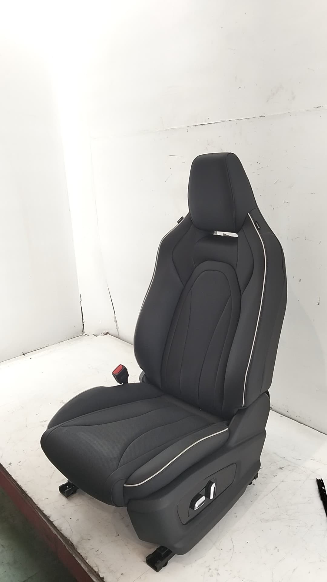 Asiento delantero izquierdo OMODA 5