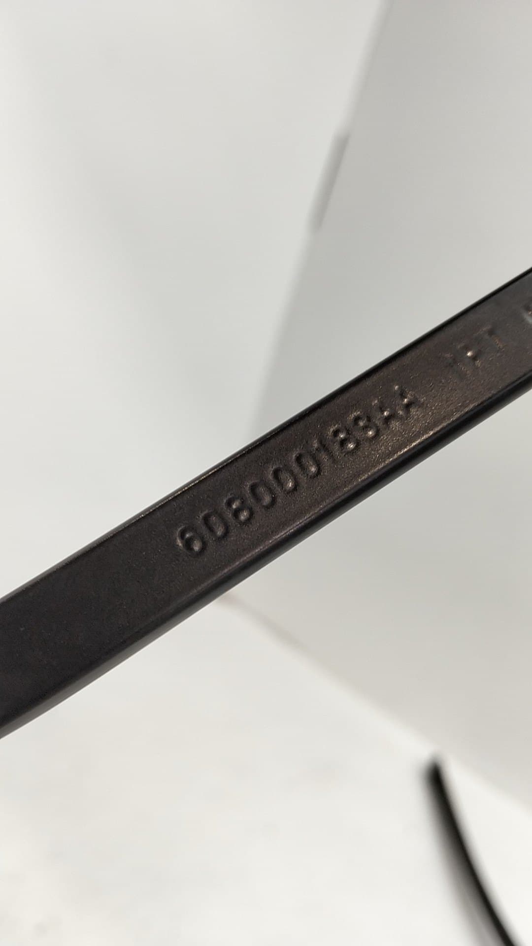 Brazo limpia delantero izquierdo OMODA 5