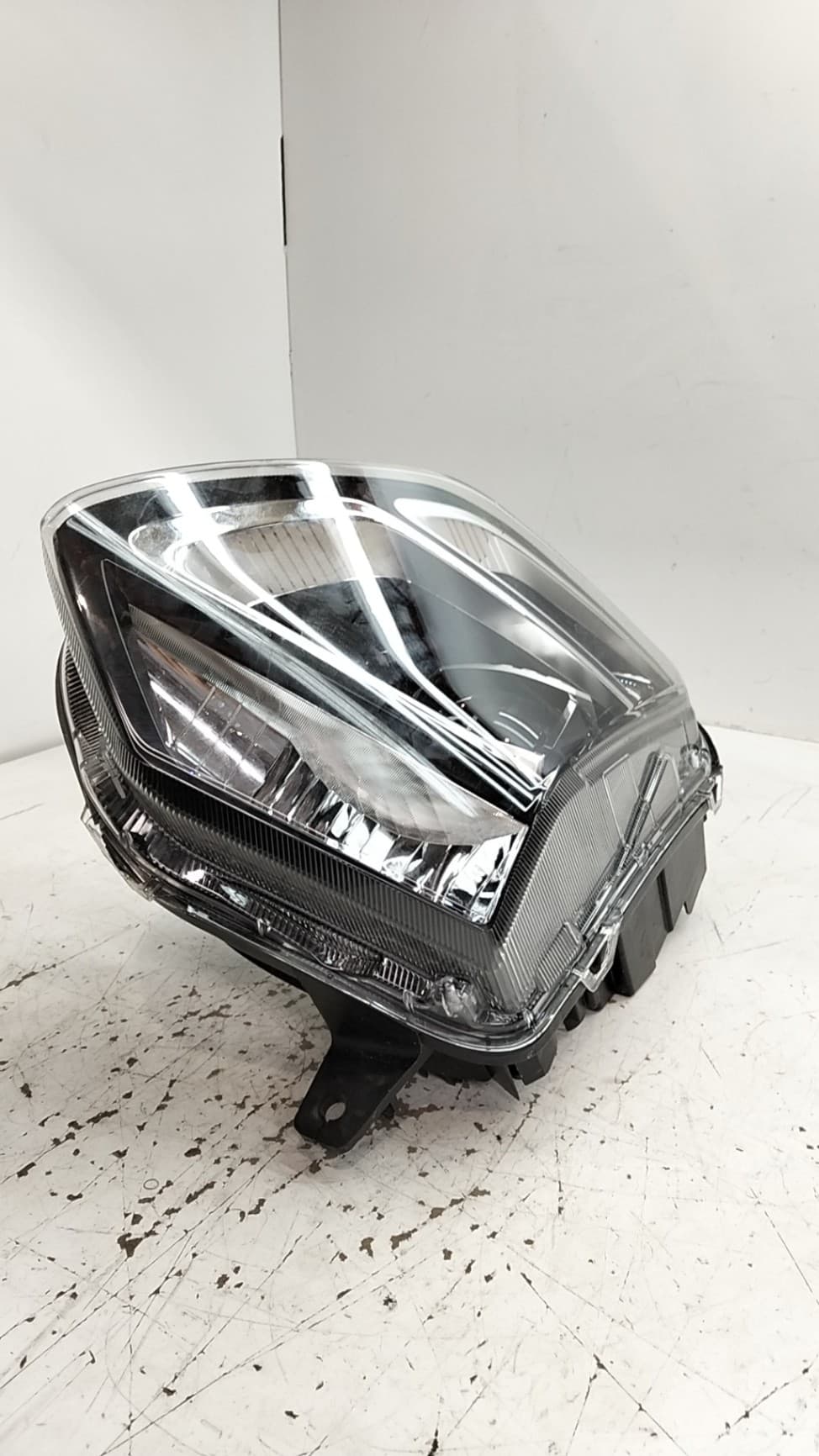 Faro izquierdo OMODA 5 4
