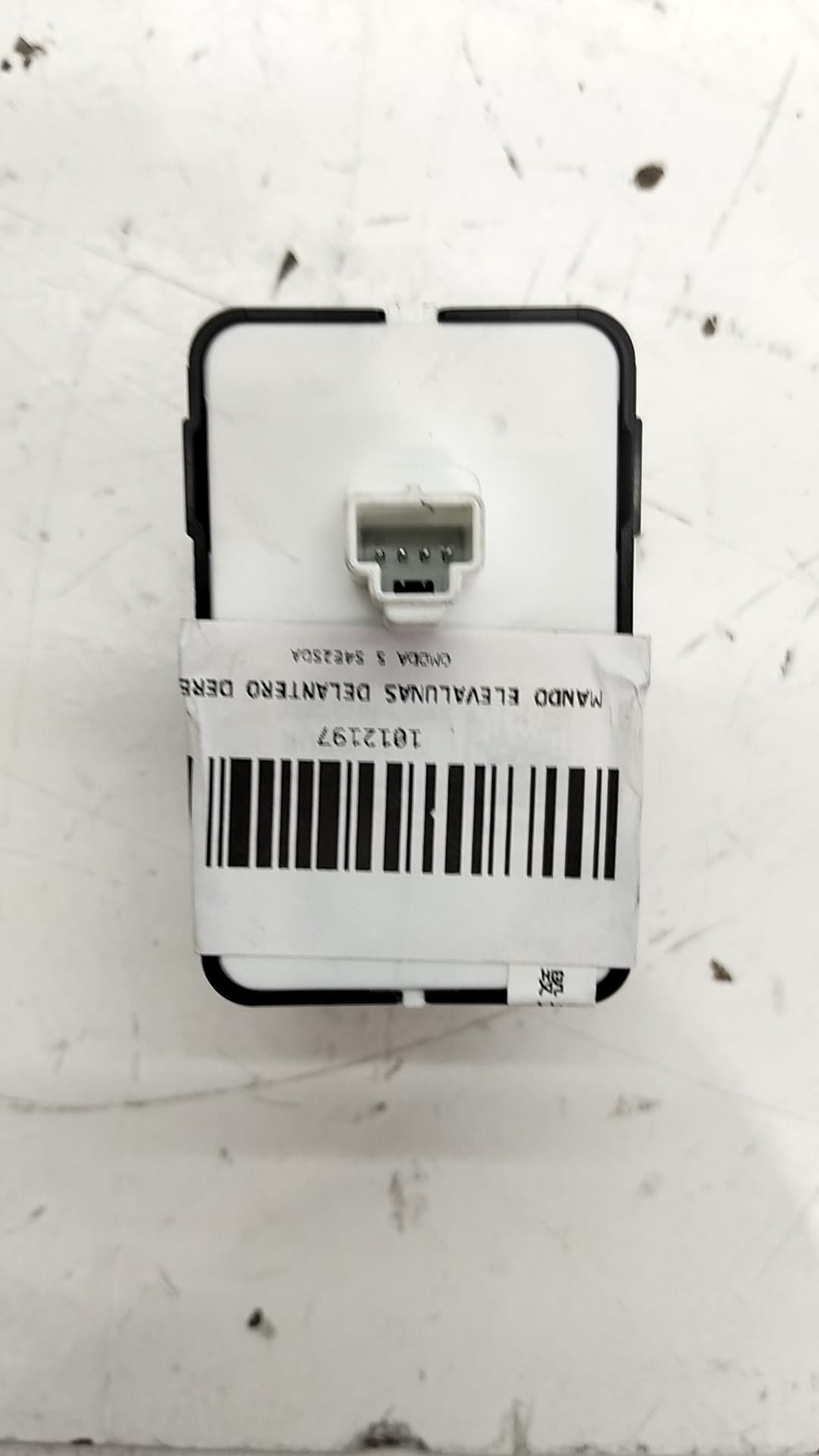 Mando elevalunas delantero derecho OMODA 5 2