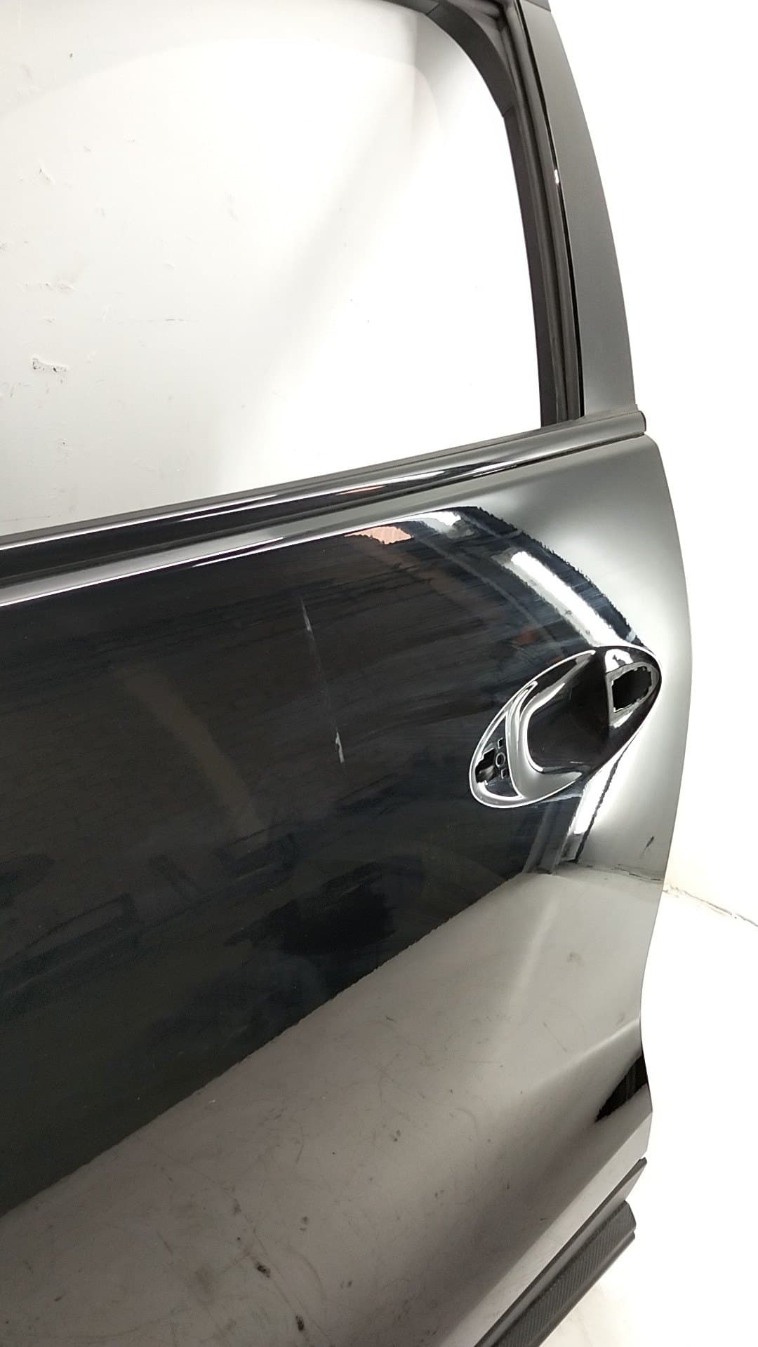 Puerta delantera izquierda OMODA 5 4