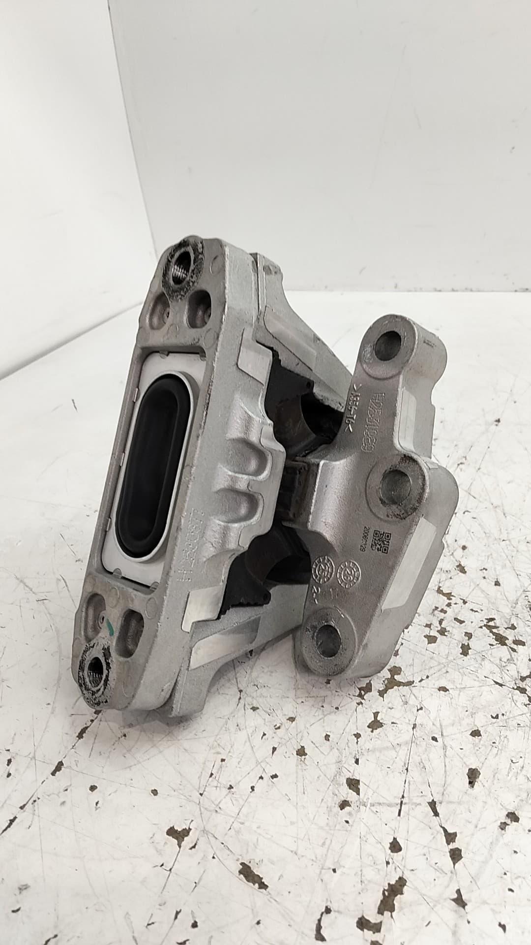 Soporte motor derecho OMODA 5 3