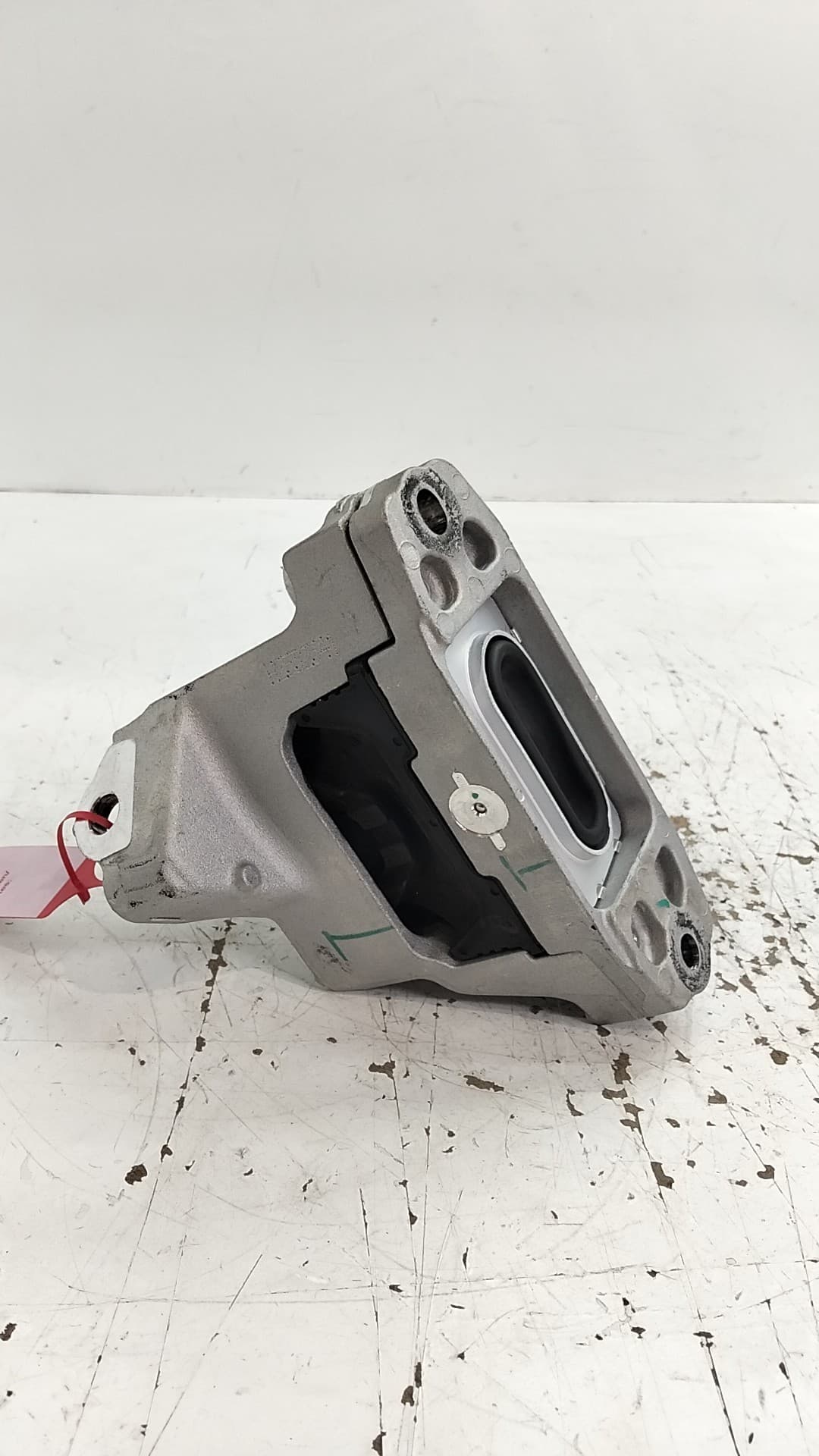 Soporte motor derecho OMODA 5 2