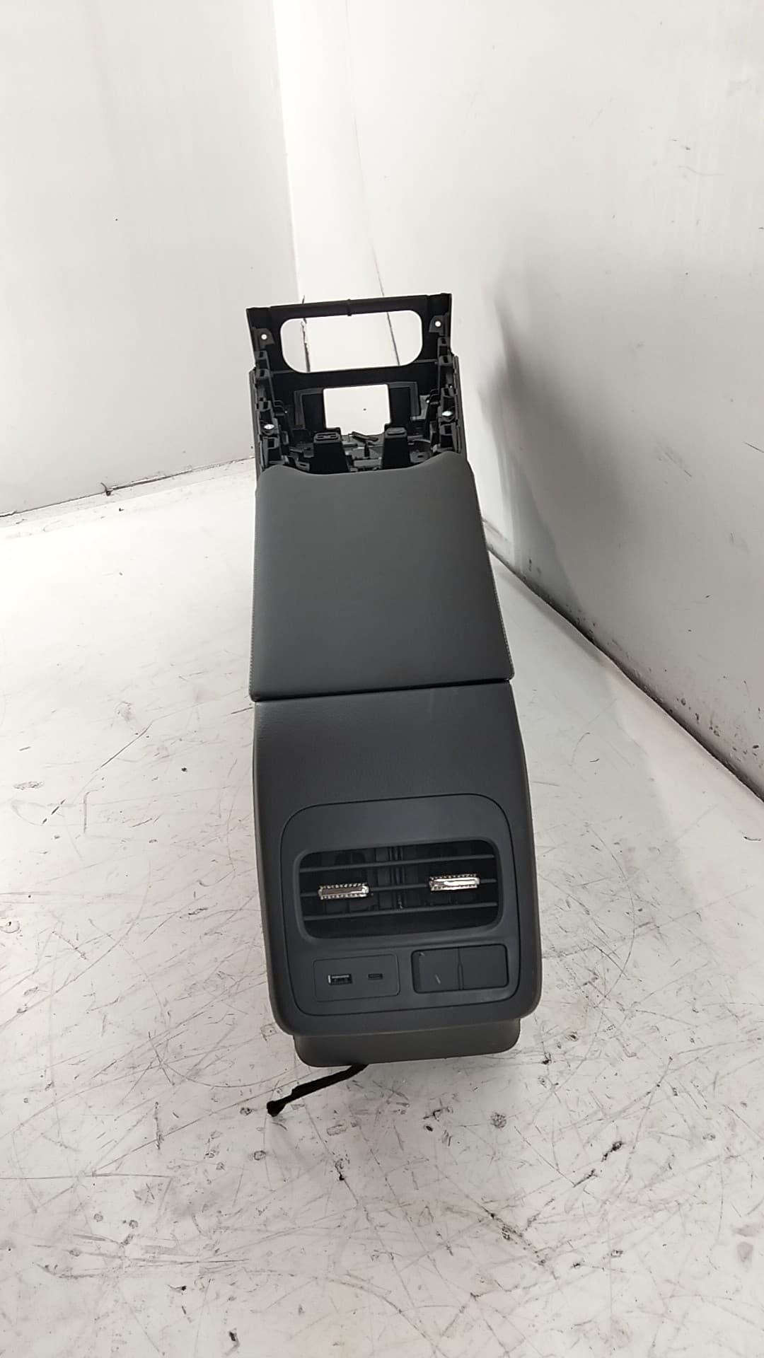 Consola central OMODA 5 2