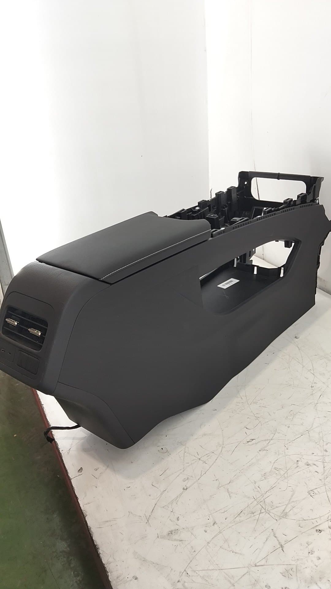 Consola central OMODA 5