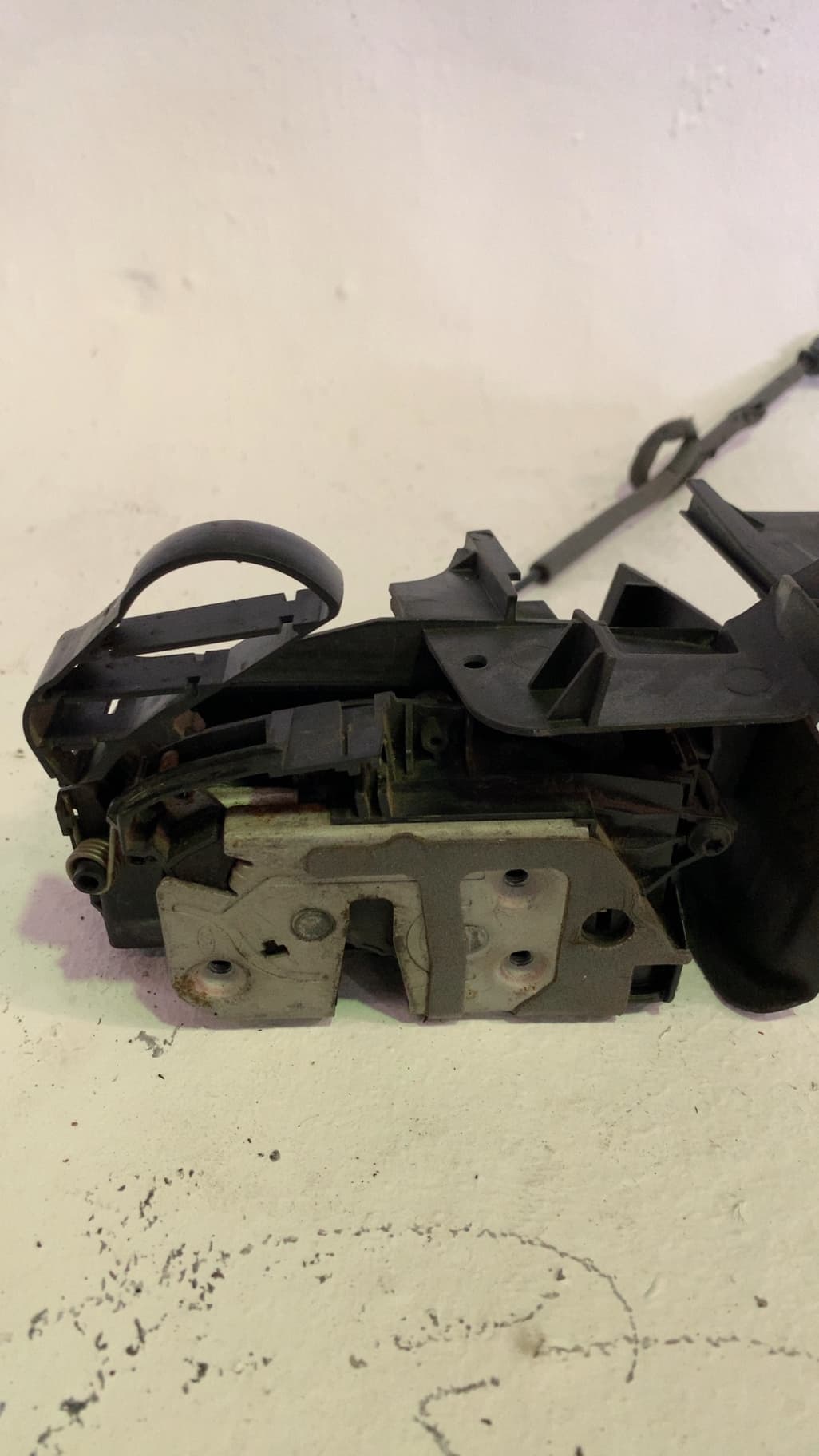 Cerradura puerta delantera izquierda FORD FOCUS