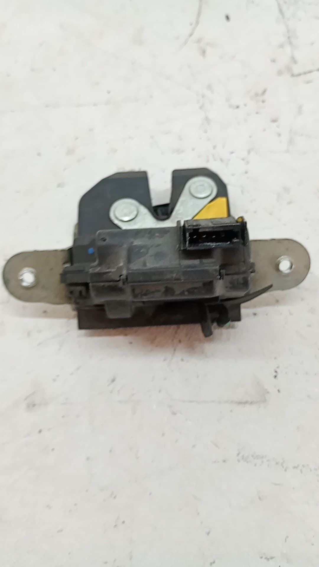 Cerradura maletero / porton FIAT 500 L (330) 3