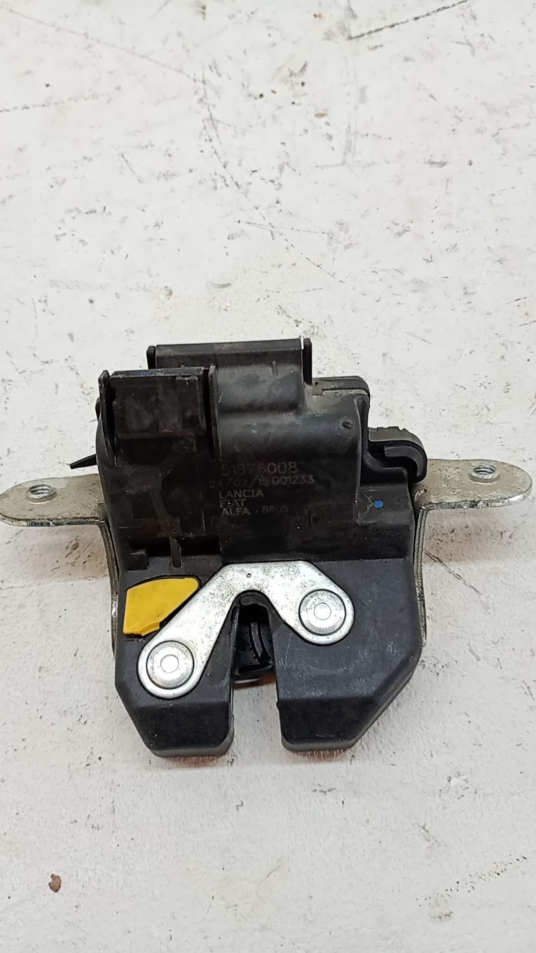 Cerradura maletero / porton FIAT 500 L (330)