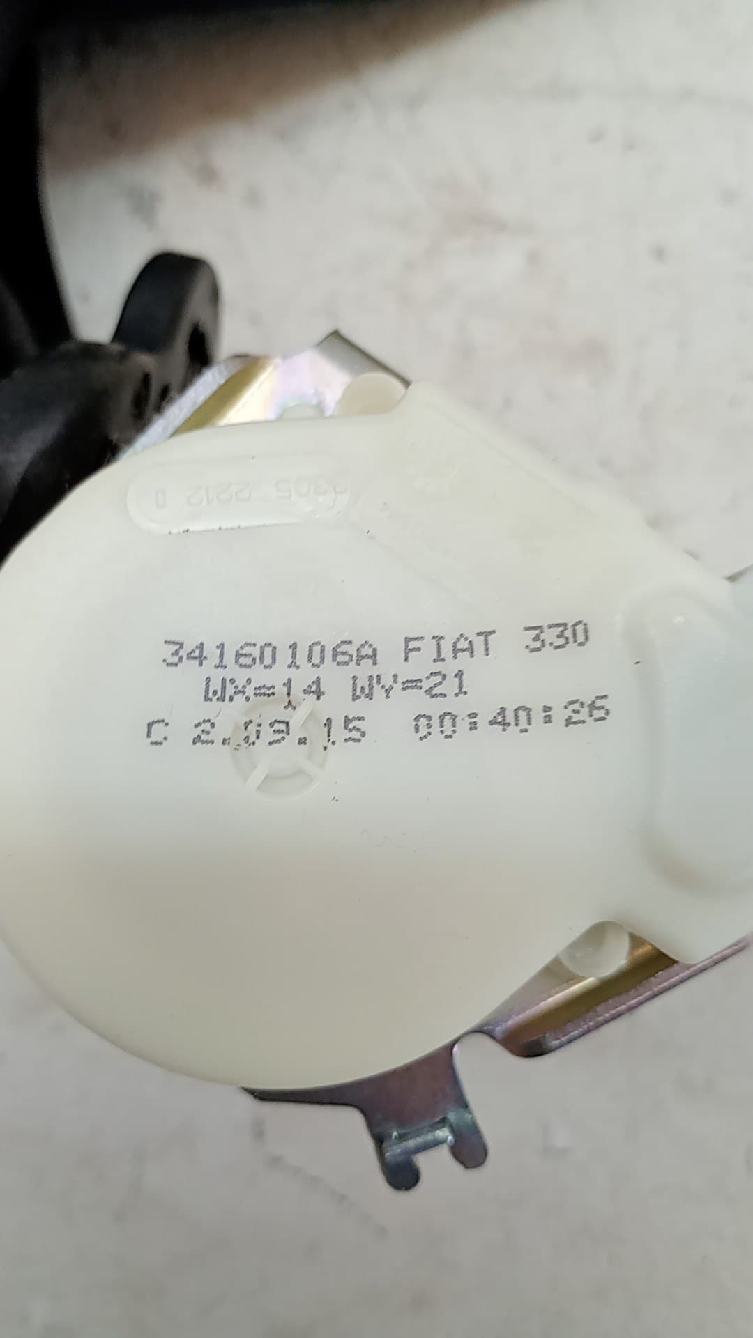 Cinturon seguridad trasero izquierdo FIAT 500 L (330) 3