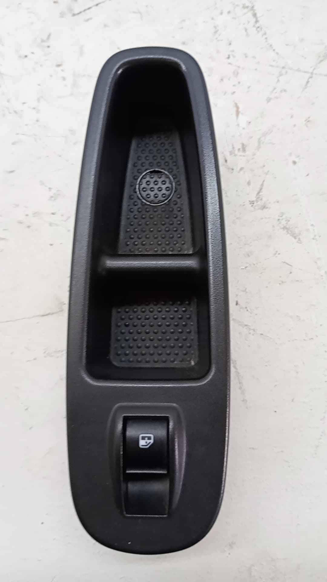 Mando elevalunas delantero derecho FIAT 500 L (330)