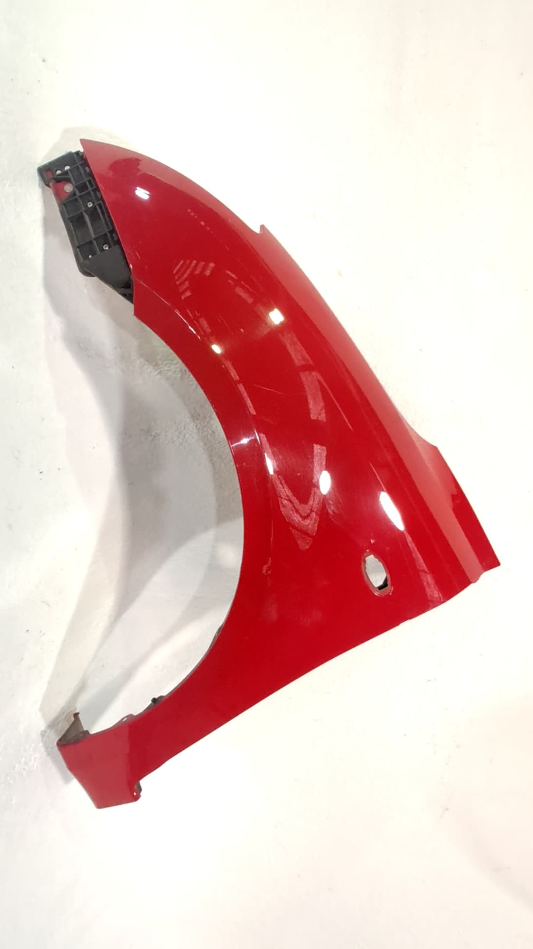 Aleta delantera izquierda SUZUKI SWIFT SF BERLINA (EA)