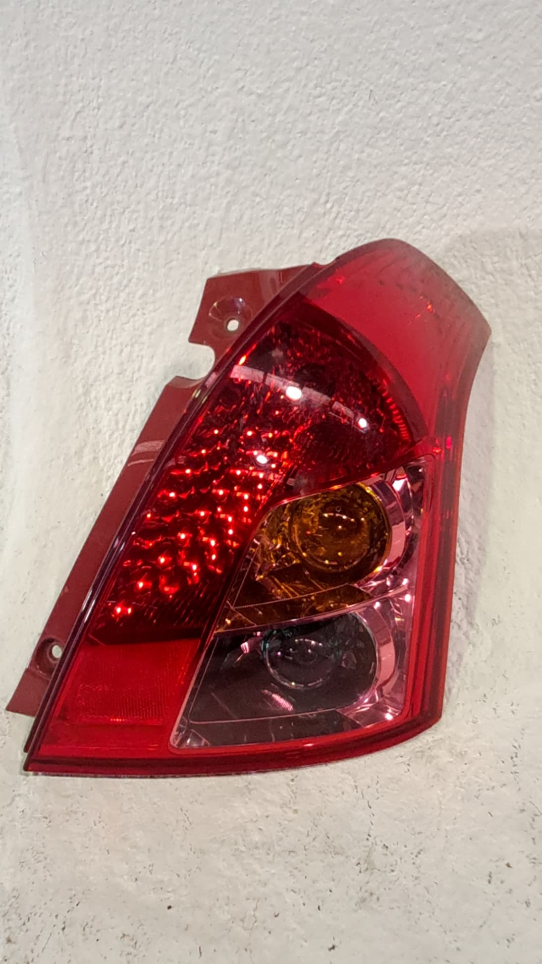 Piloto trasero derecho SUZUKI SWIFT SF BERLINA (EA)
