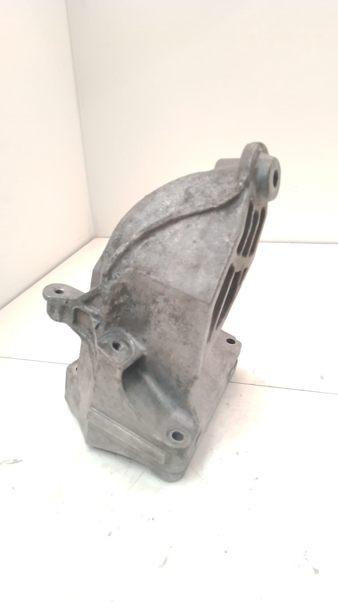 Soporte motor izquierdo MERCEDES-BENZ SPRINTER 3,5-T FURGONETA (B906)