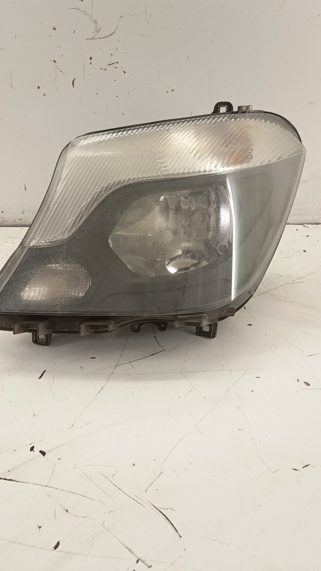 Faro izquierdo MERCEDES-BENZ SPRINTER 3,5-T FURGONETA (B906)