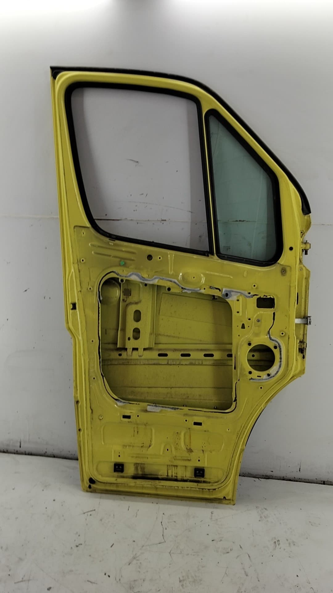 Puerta delantera izquierda MERCEDES-BENZ SPRINTER 3,5-T FURGONETA (B906) 2