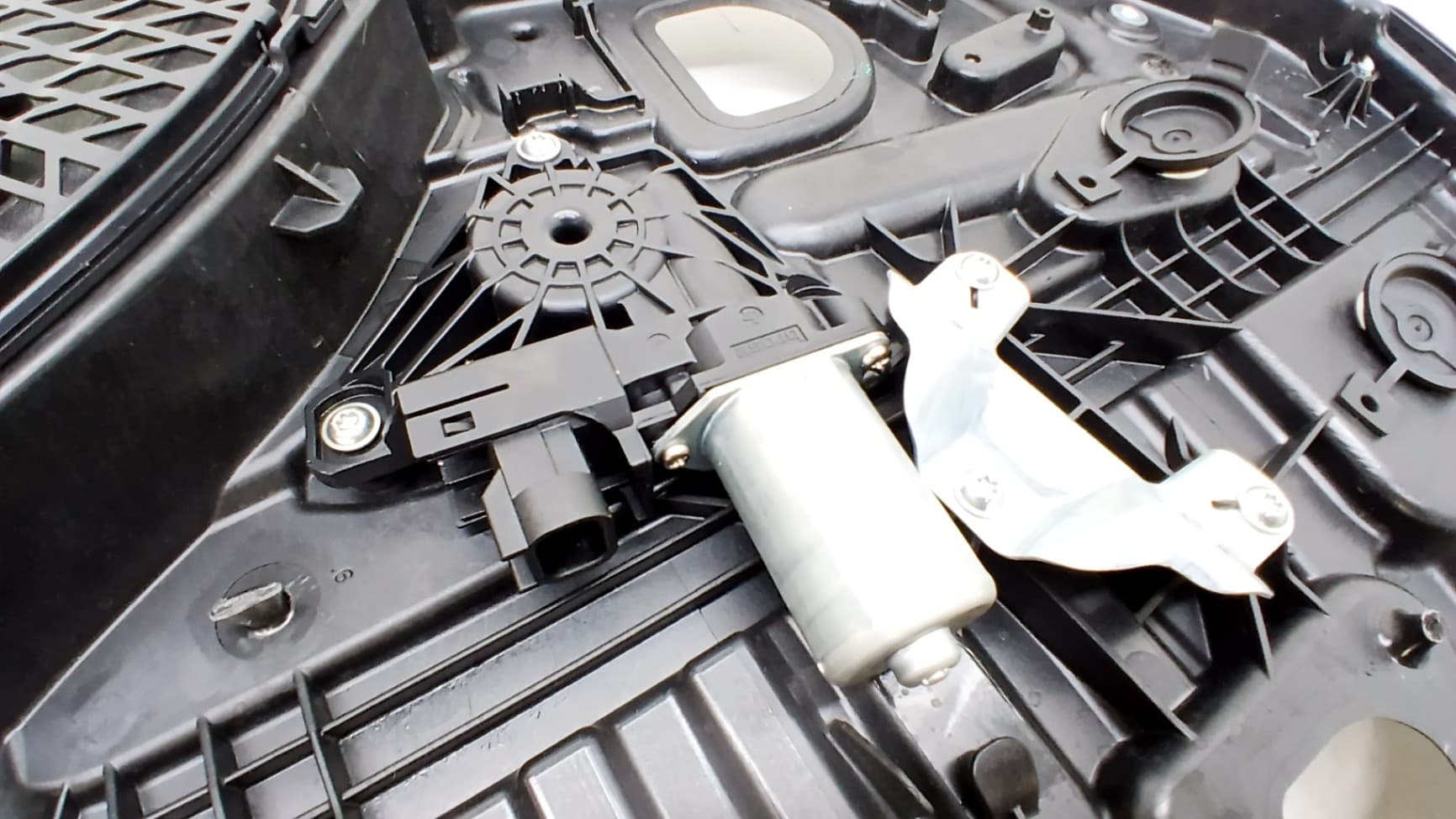 Elevalunas trasero derecho JEEP RENEGADE 3