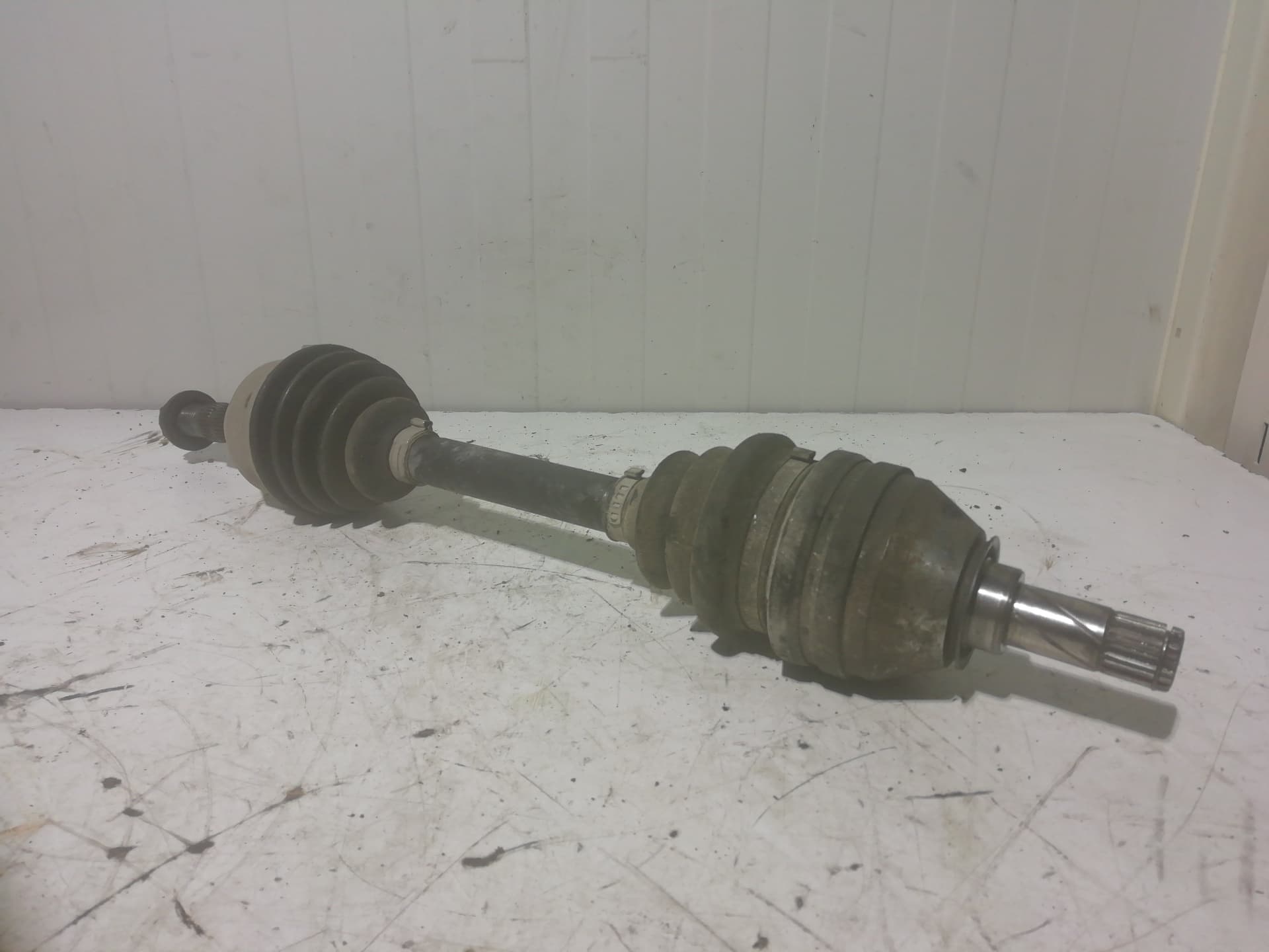 Transmision delantera izquierda OPEL ASTRA H BERLINA