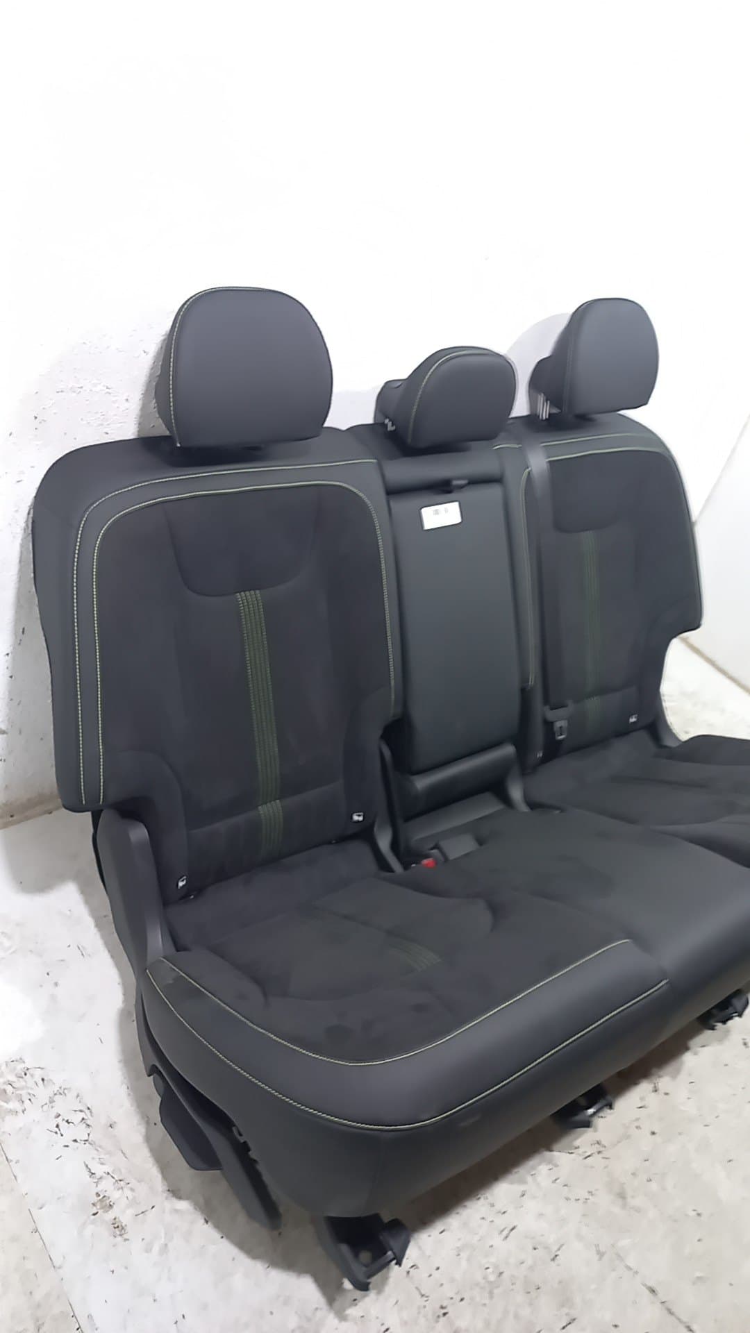 Cerradura asientos traseros KIA EV6 (CV) 3