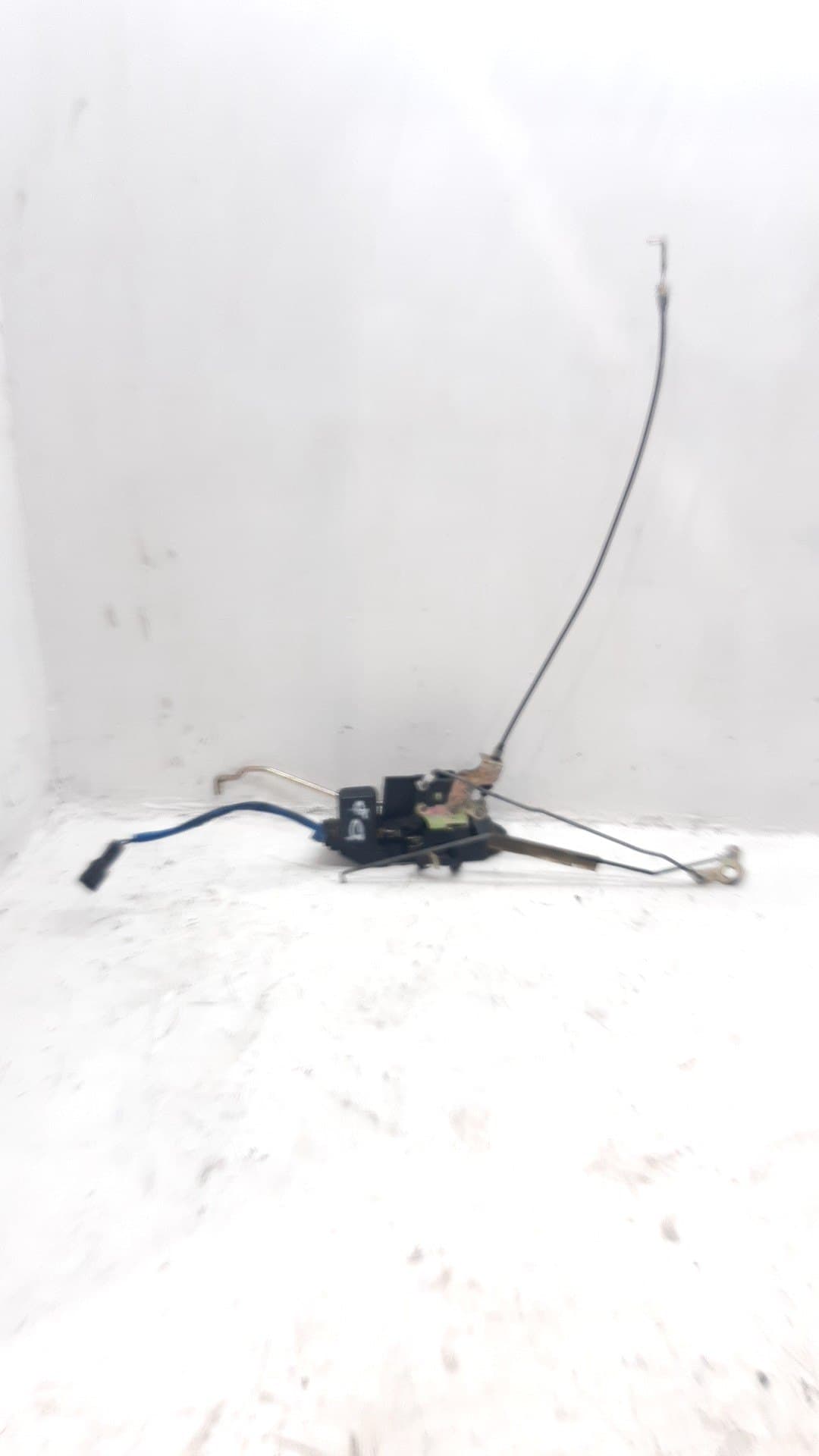 Cerradura puerta delantera derecha KIA CARNIVAL