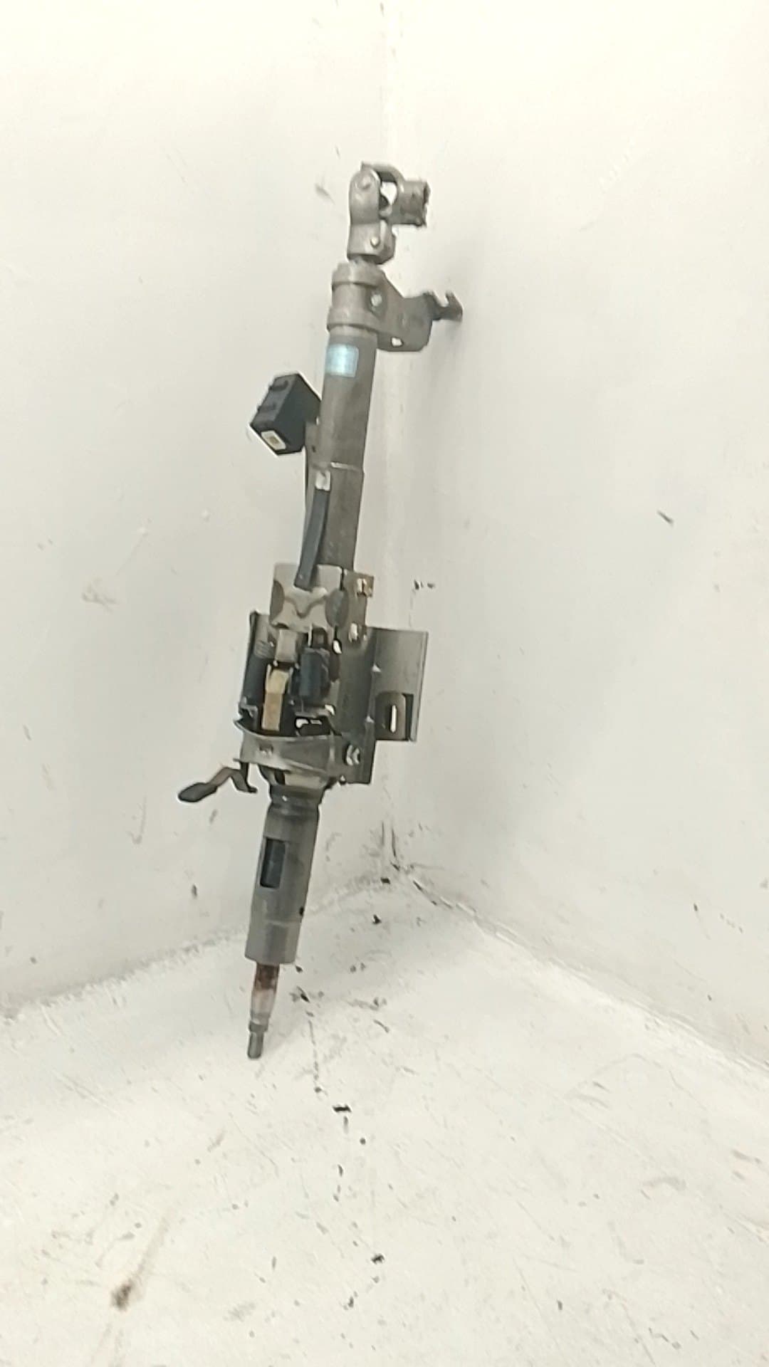 Columna direccion KIA CARNIVAL 2