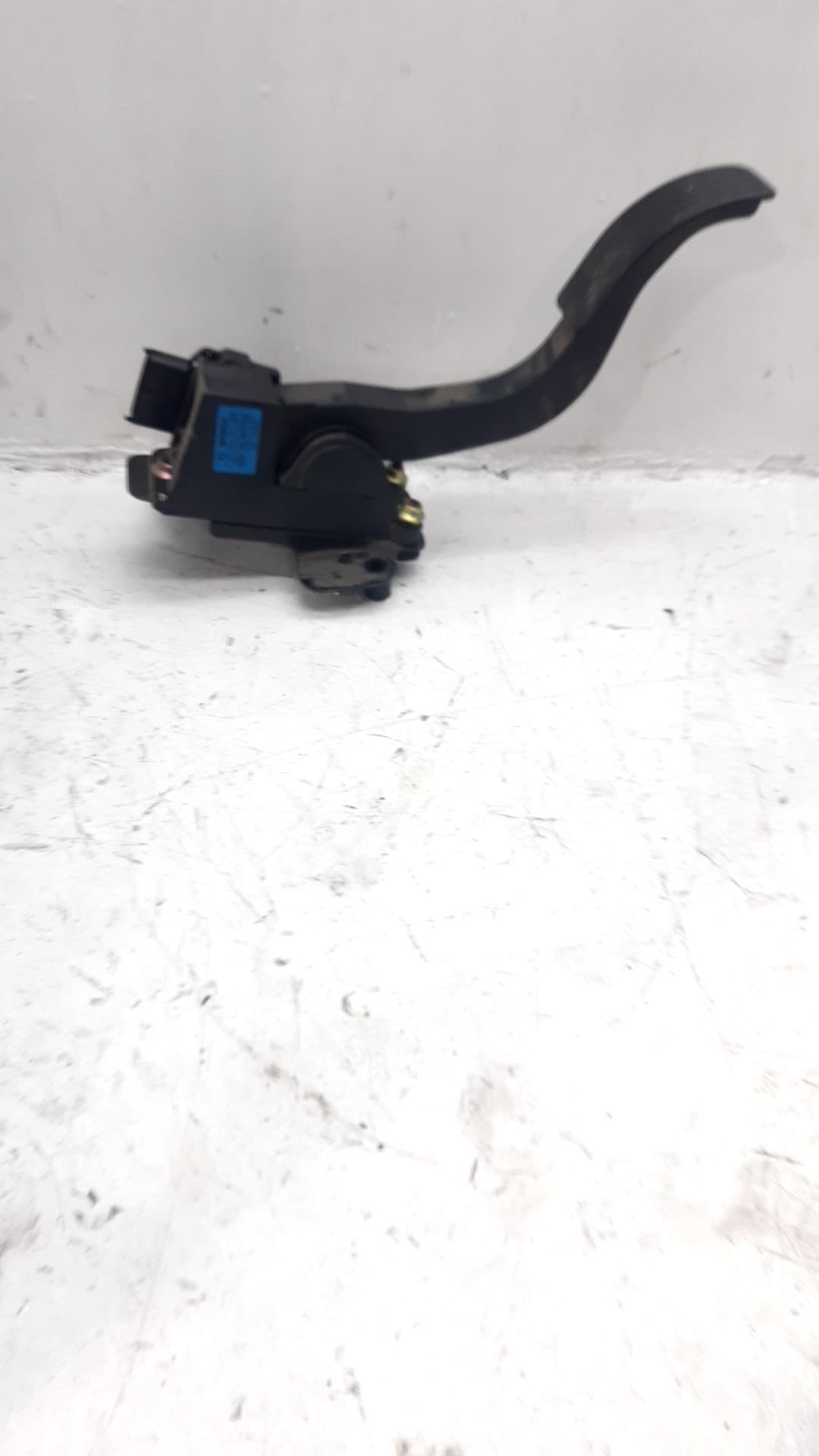 Pedal acelerador KIA CARNIVAL 2