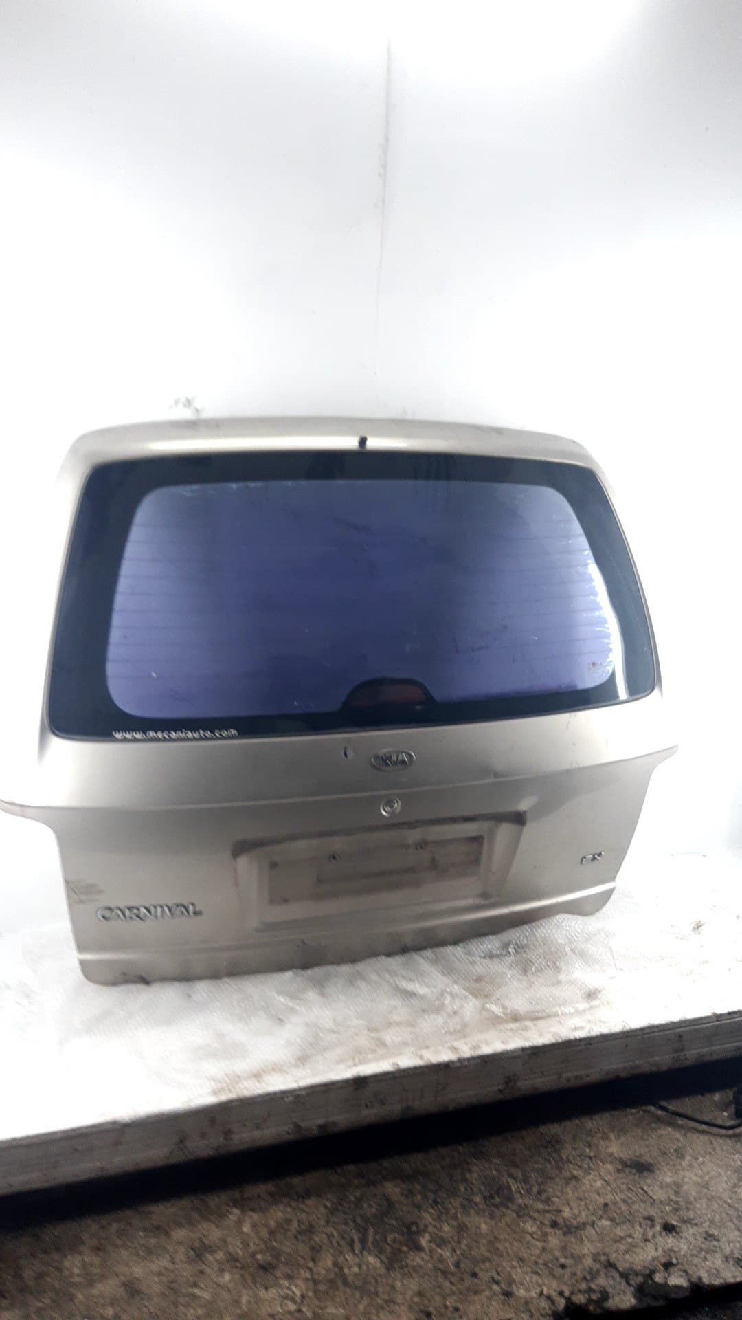 Porton trasero KIA CARNIVAL